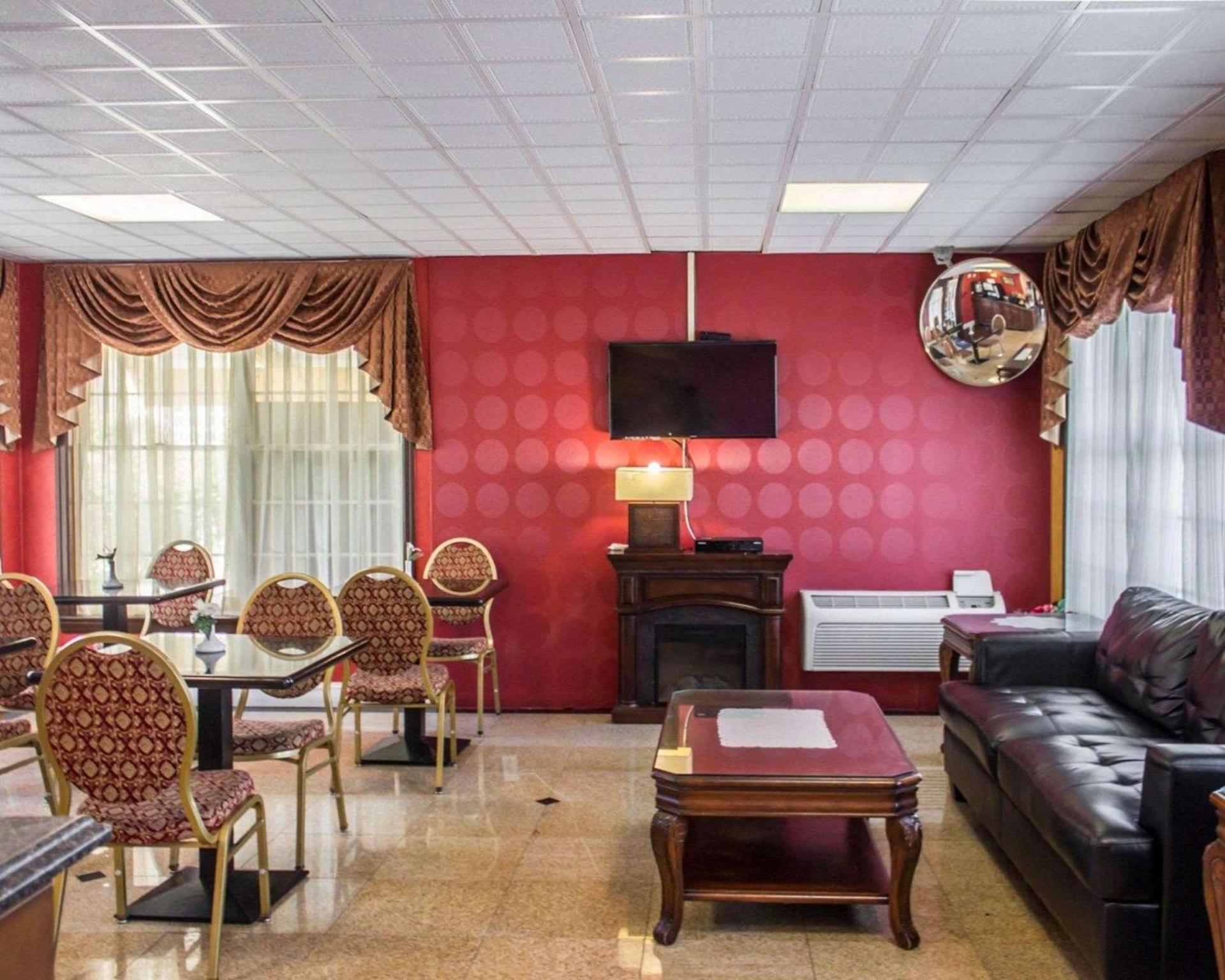 Rodeway Inn Huntington Station - Melville photo 5