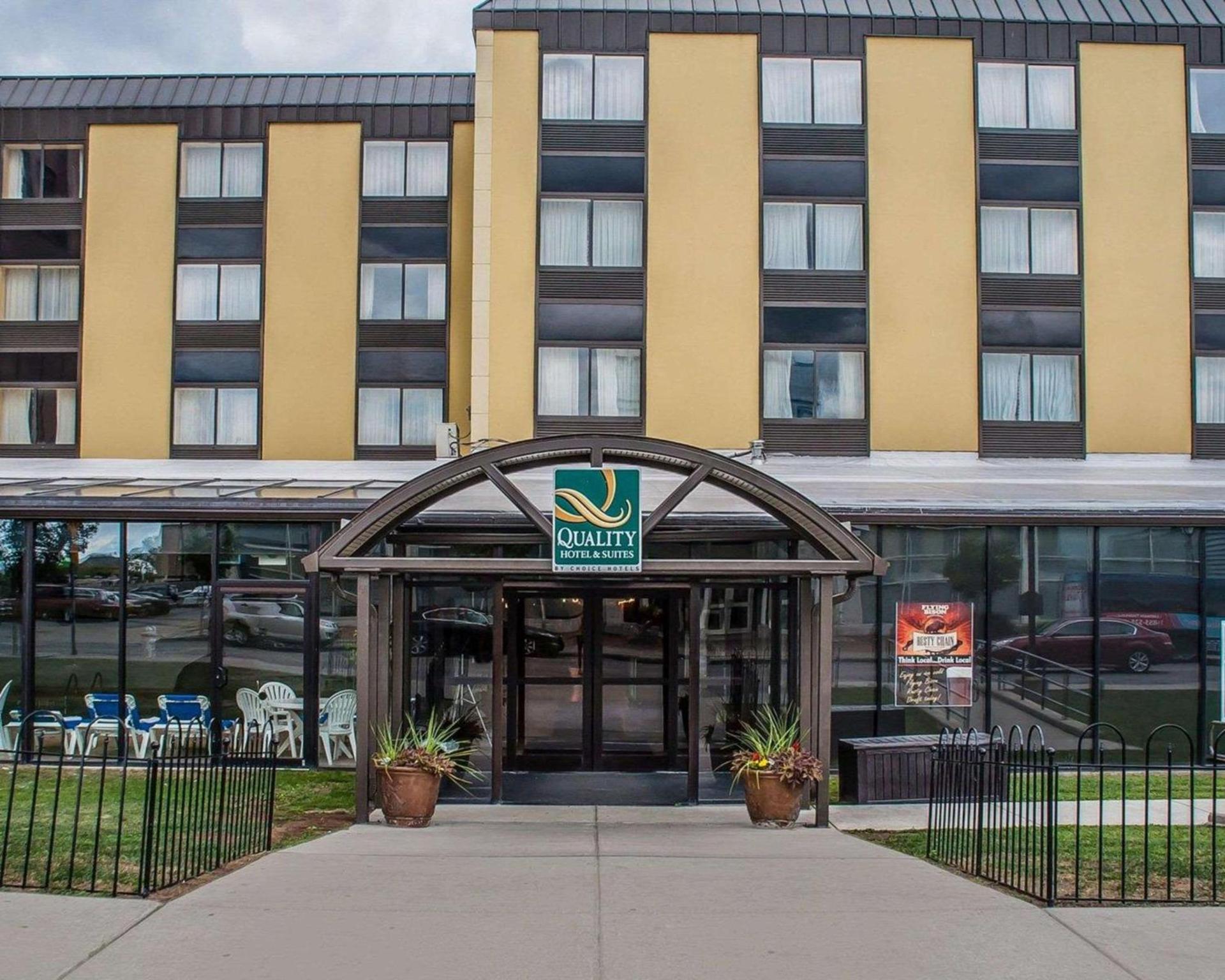 Quality Hotel & Suites At The Falls photo 2