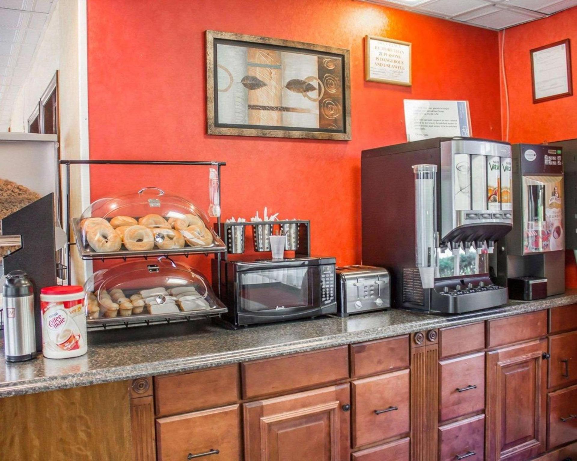Rodeway Inn Huntington Station - Melville photo 23