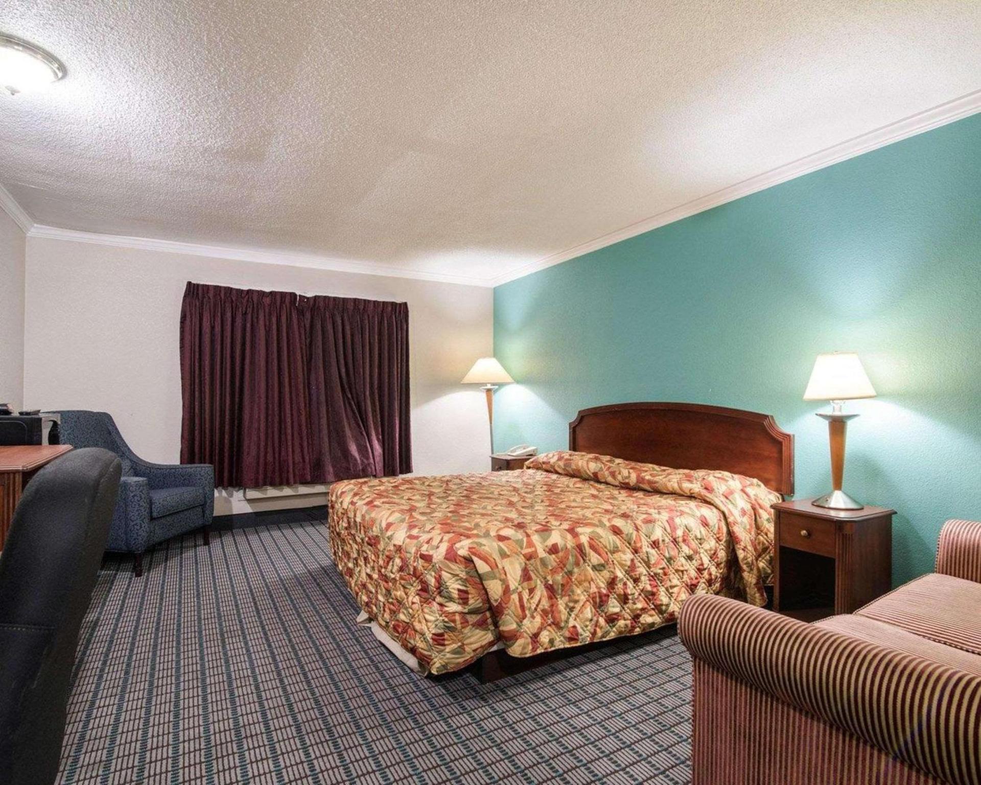 Rodeway Inn Syracuse Carrier Circle photo 10
