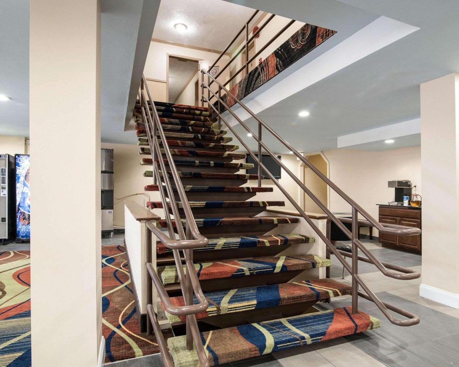 Rodeway Inn Syracuse Carrier Circle photo 2