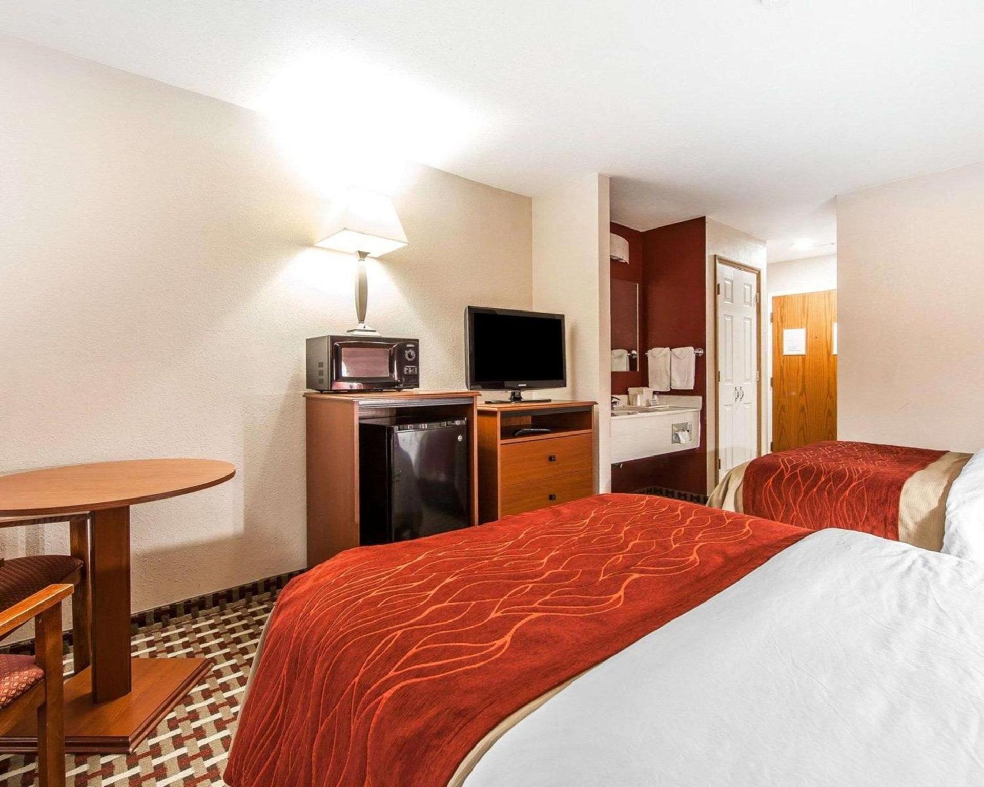 Quality Inn Seaman photo 2
