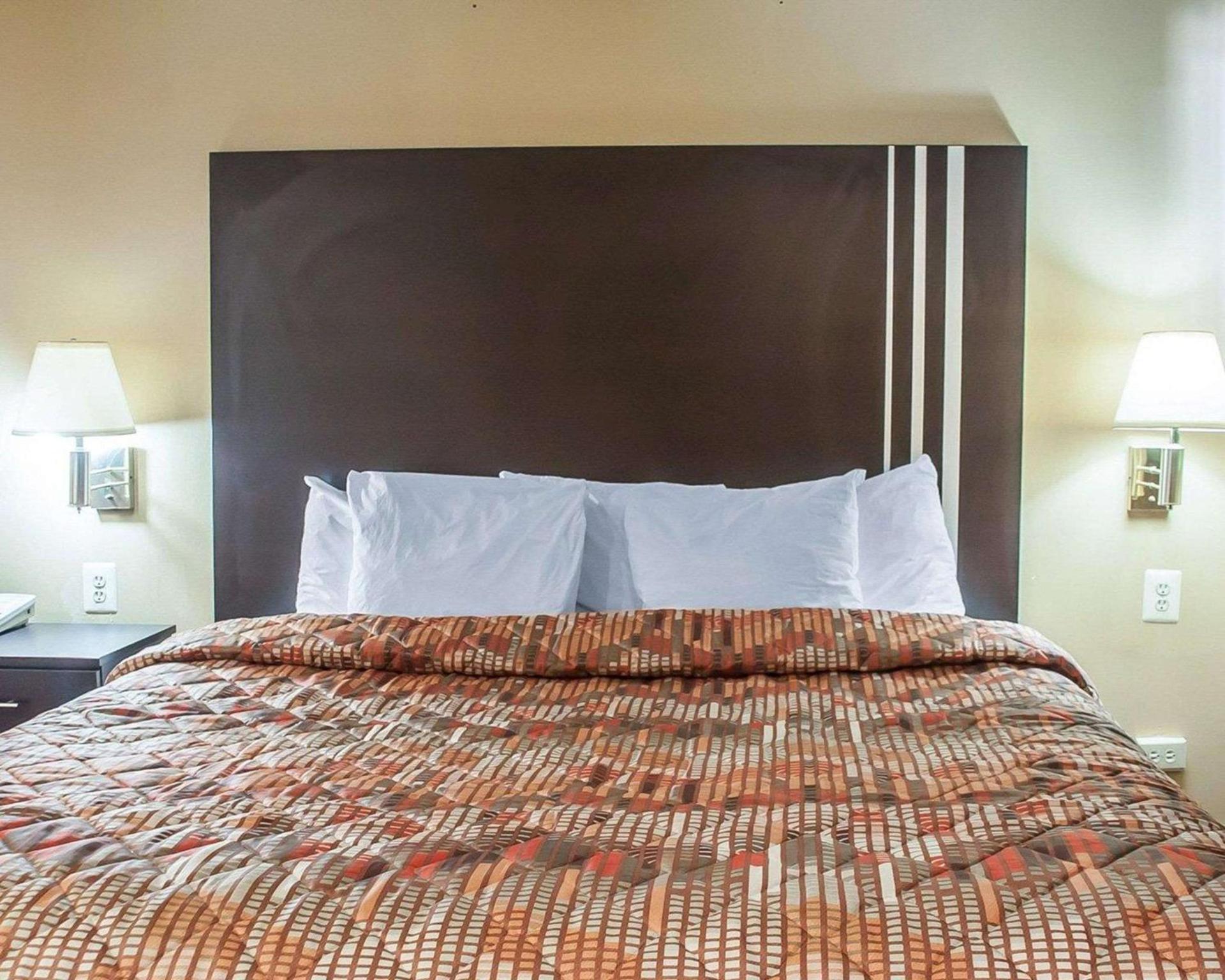 Amherst Inn & Suites photo 8
