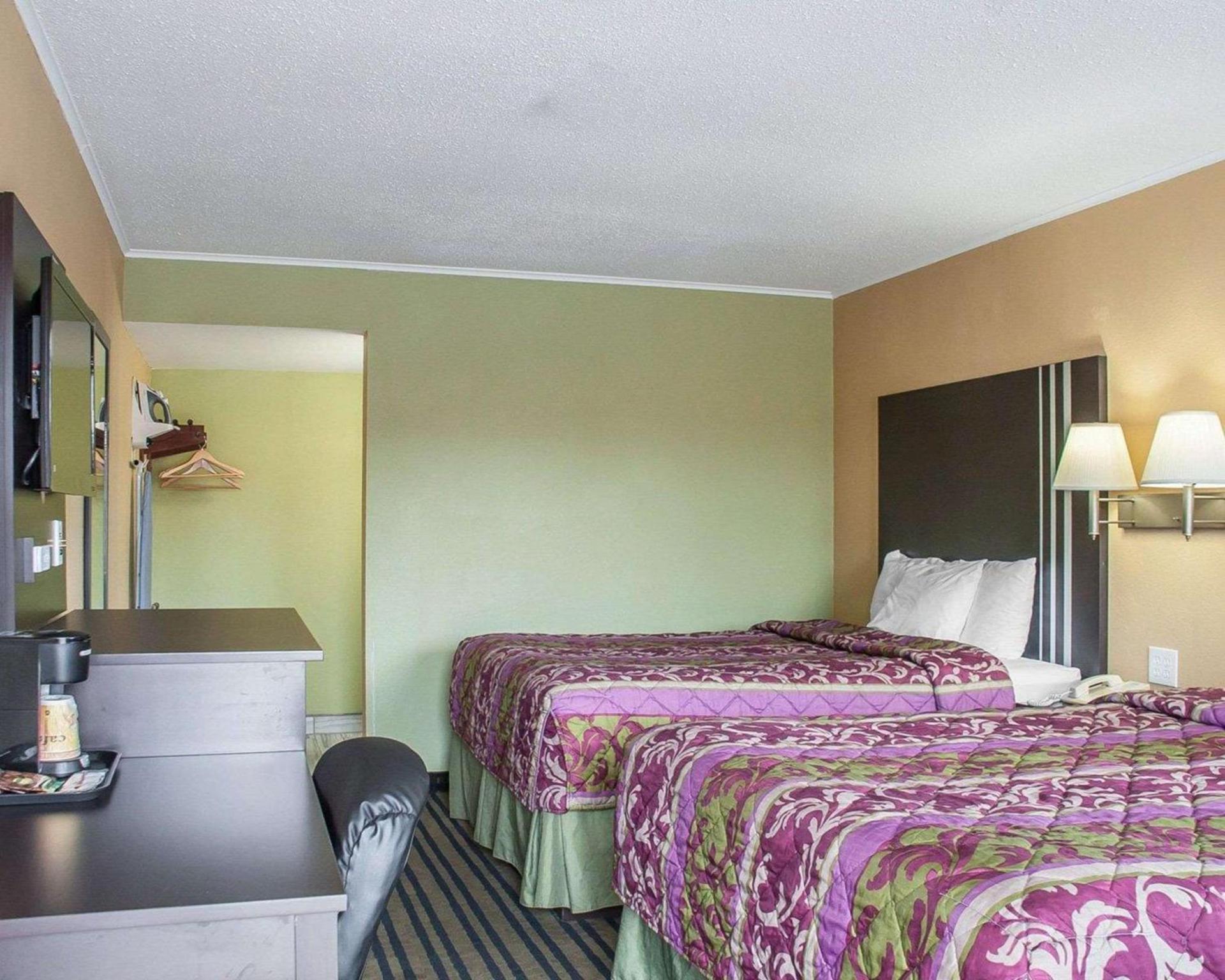 Amherst Inn & Suites photo 7