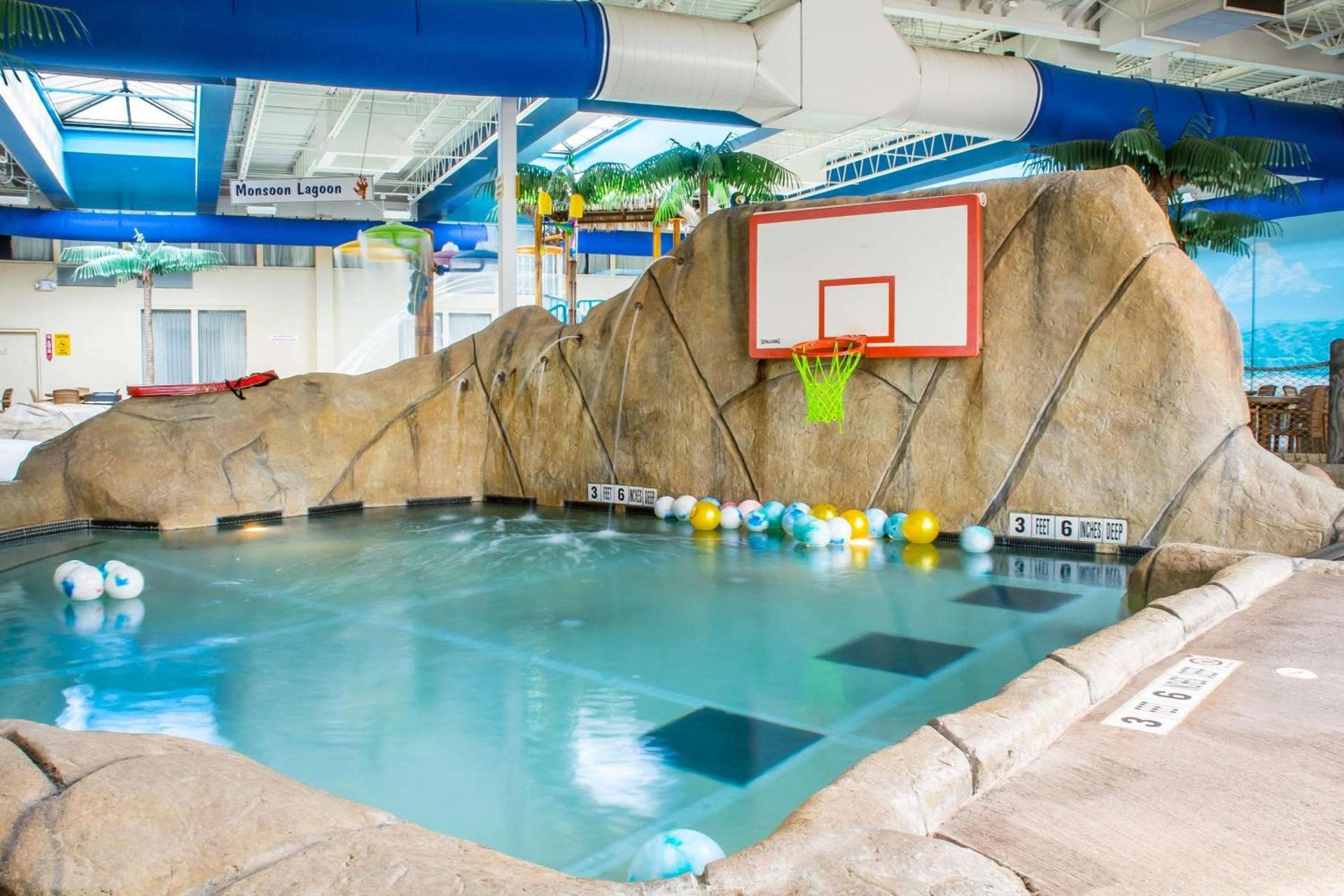 Quality Inn & Suites Palm Island Indoor Waterpark photo 16