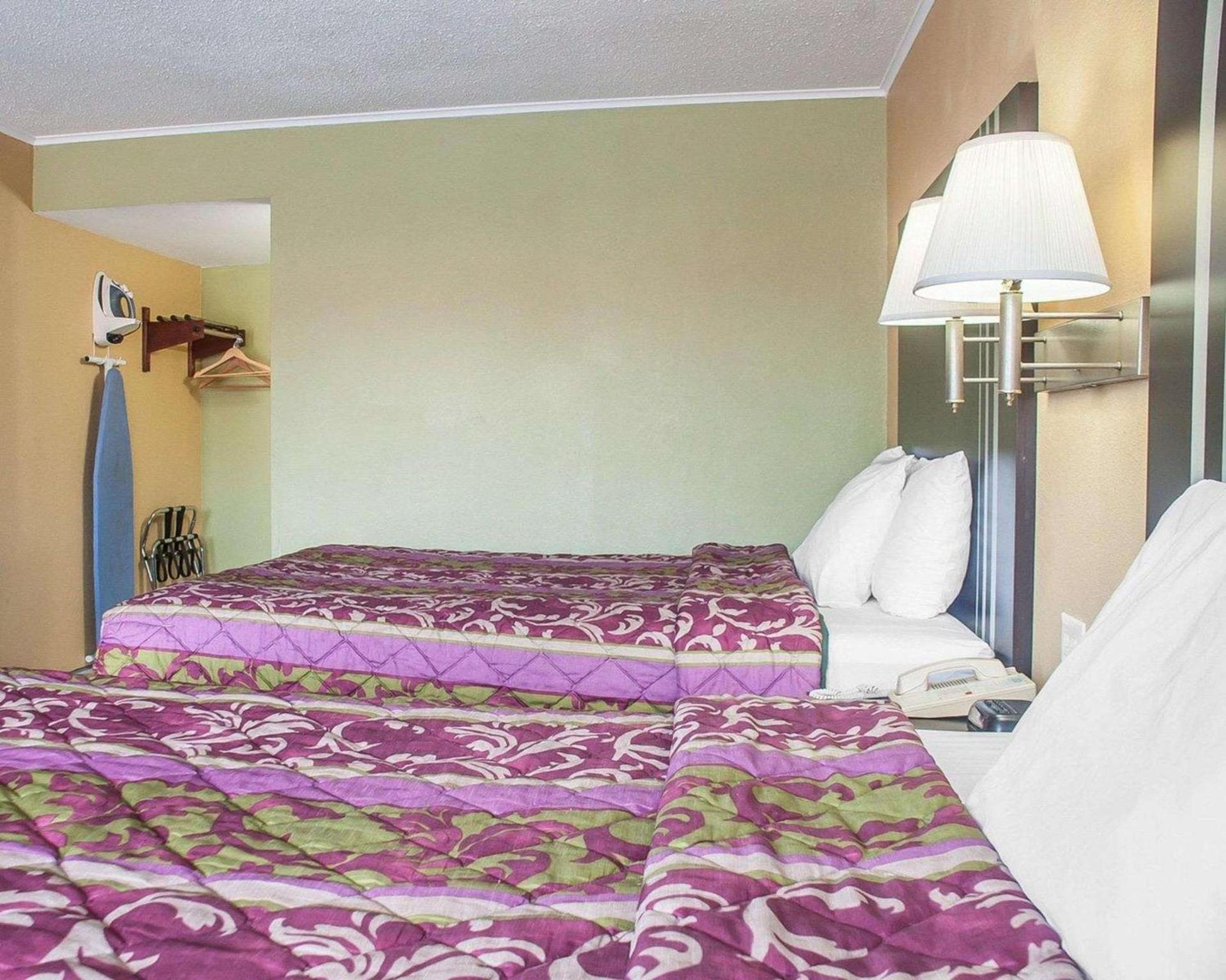 Amherst Inn & Suites photo 5