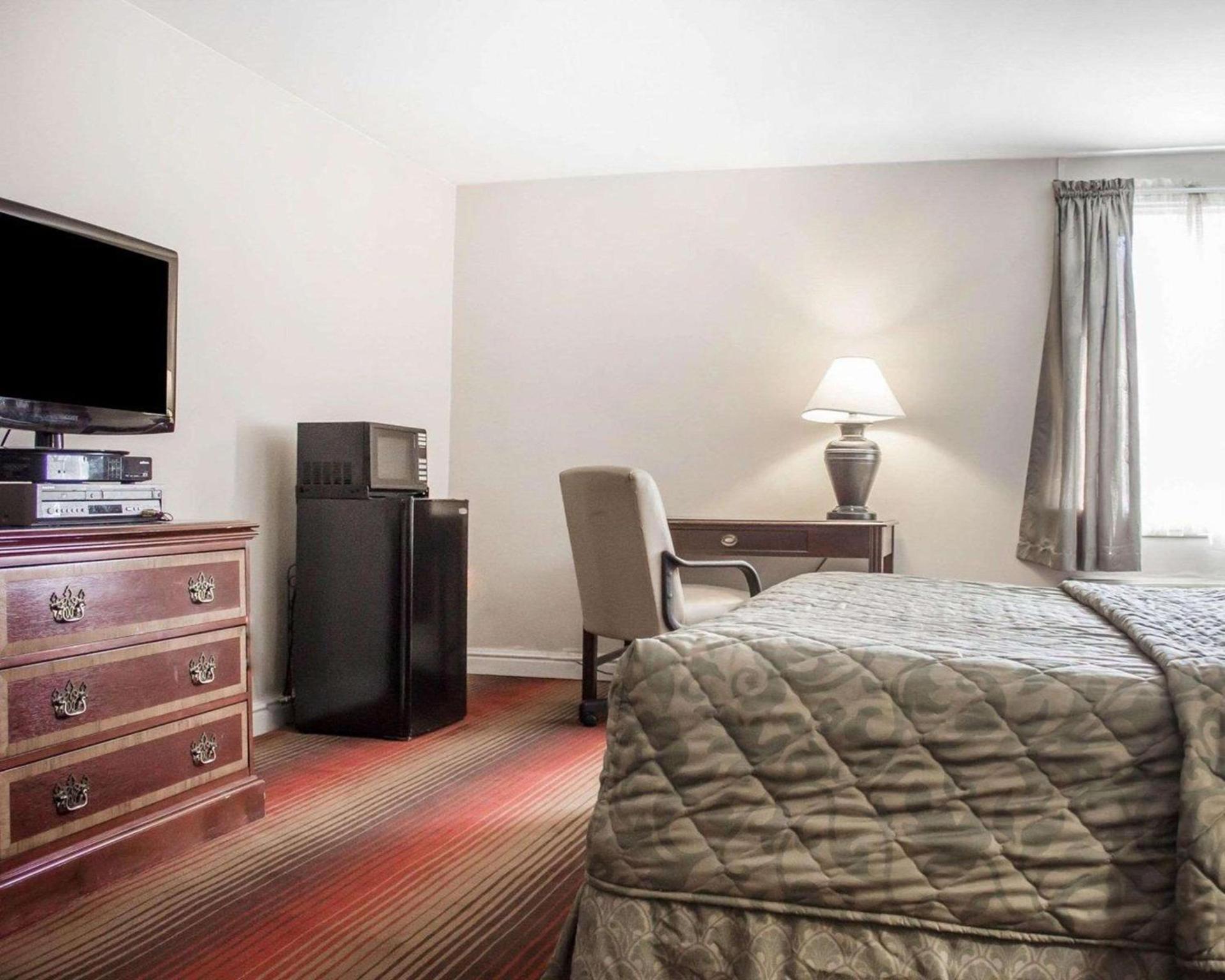 Rodeway Inn Huntington Station - Melville photo 18