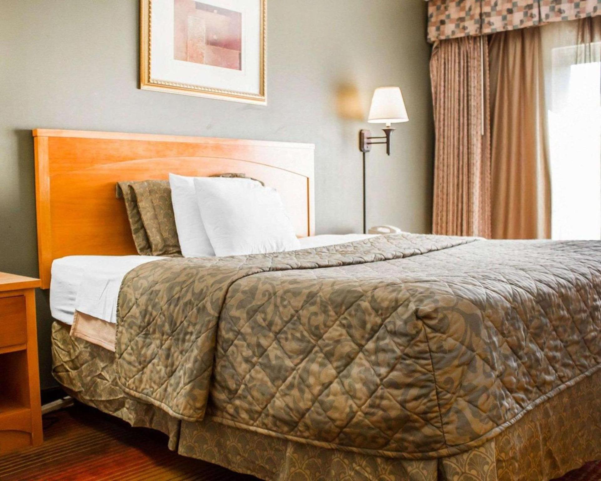 Rodeway Inn Huntington Station - Melville photo 9