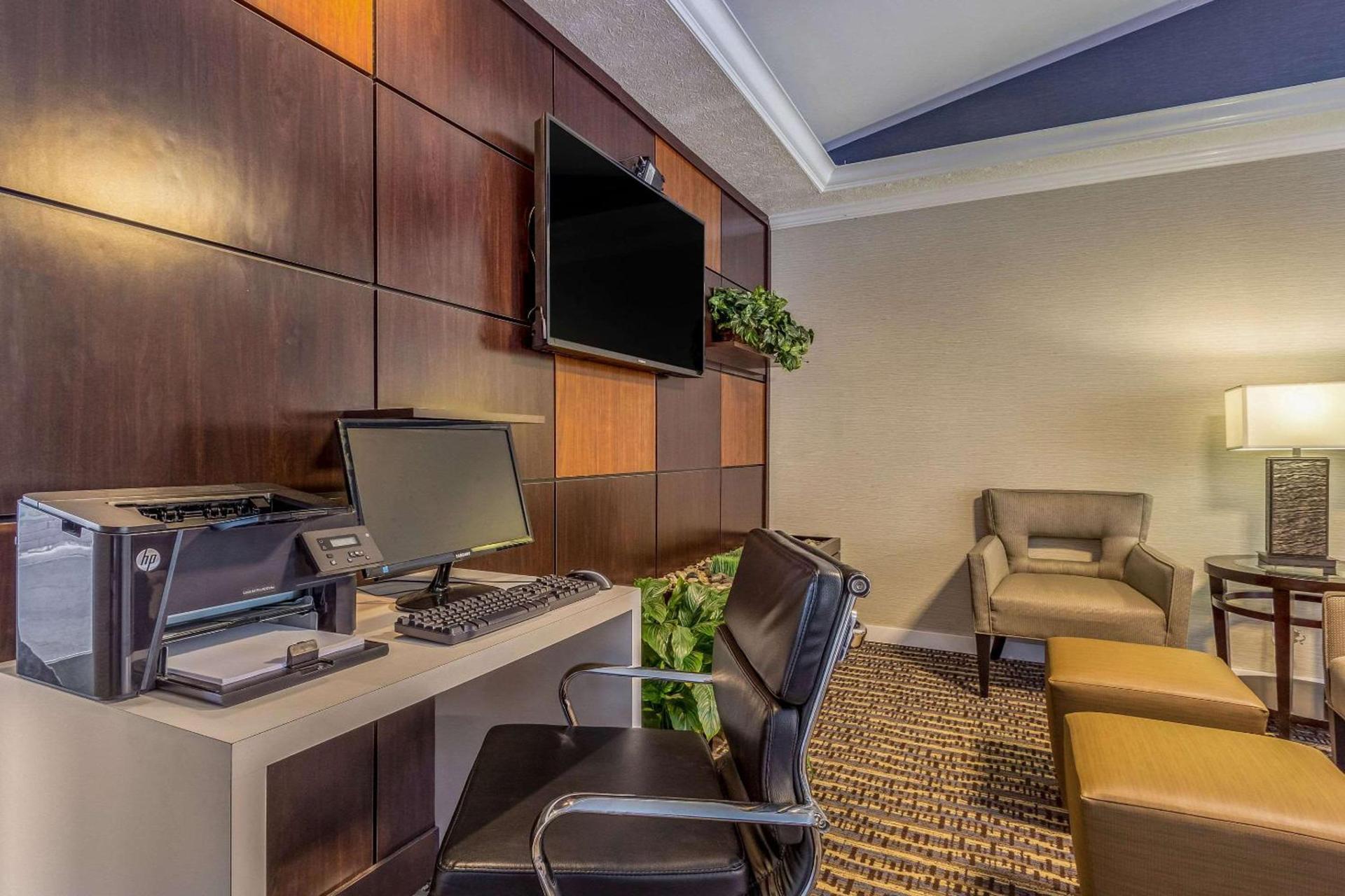 Comfort Inn Independence - Cleveland photo 32
