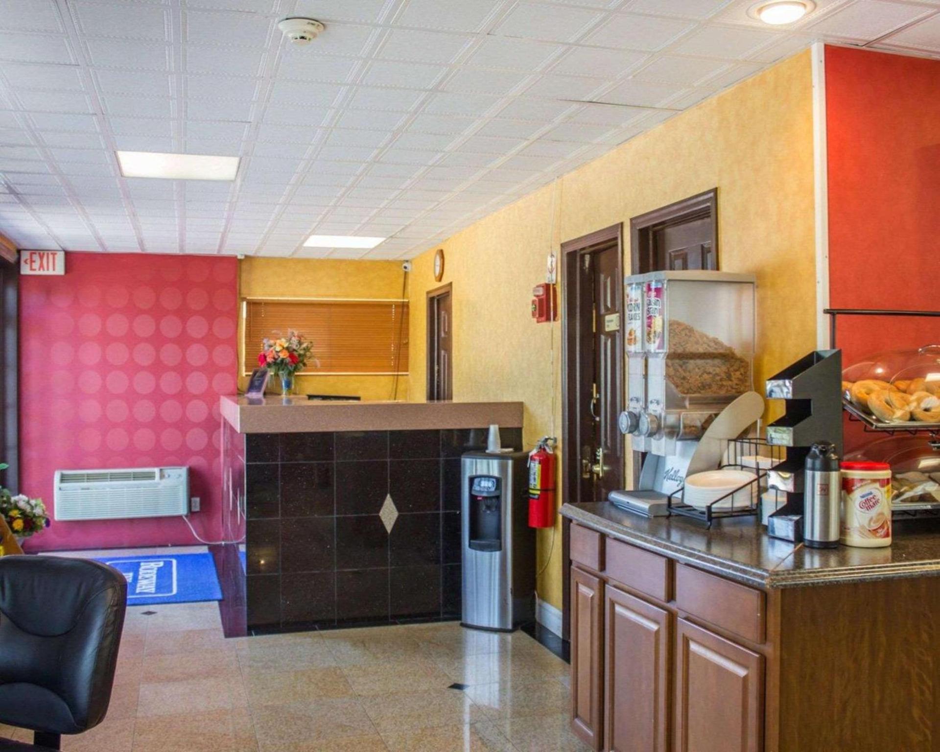 Rodeway Inn Huntington Station - Melville photo 4