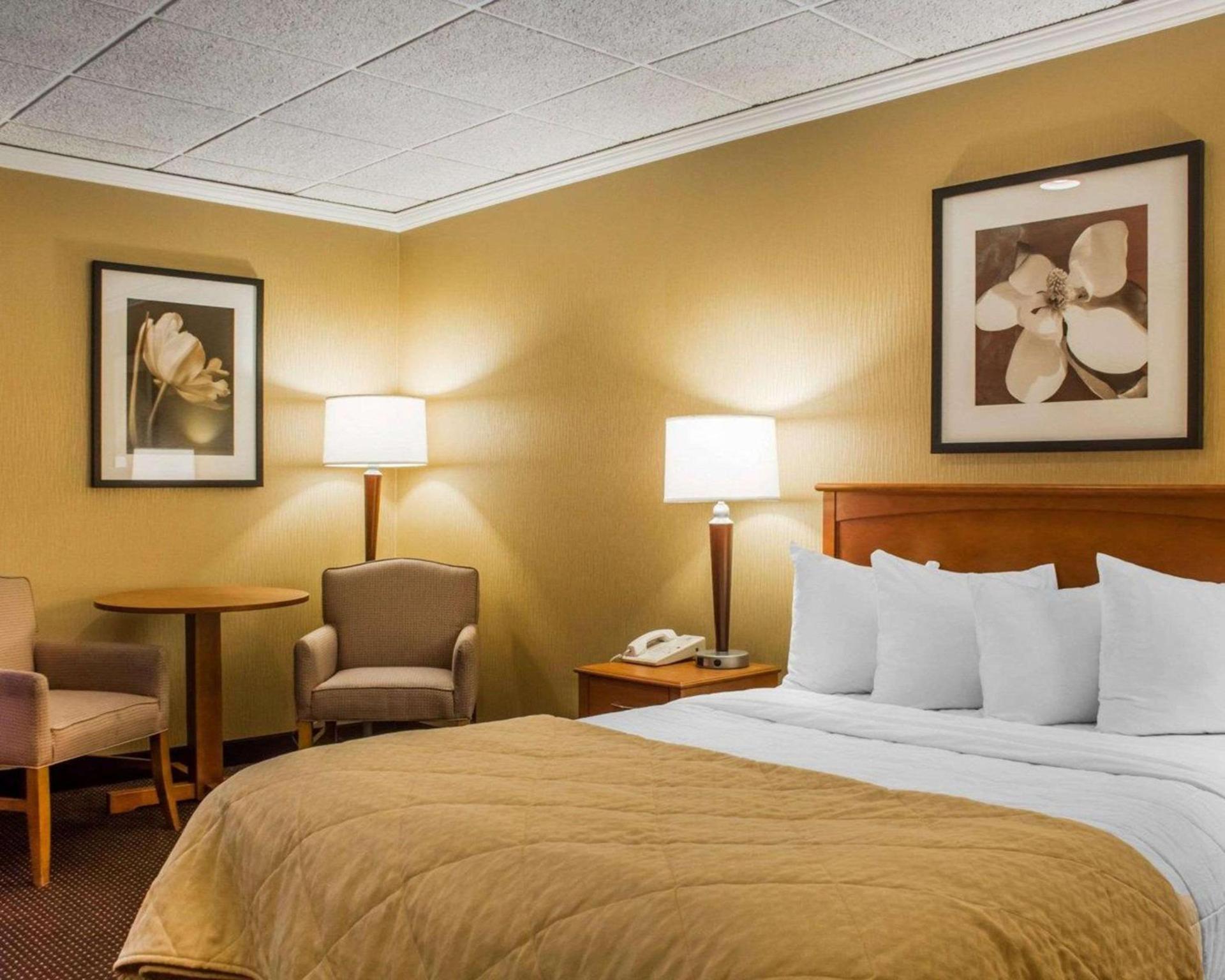 Clarion Hotel & Suites Riverfront photo 11