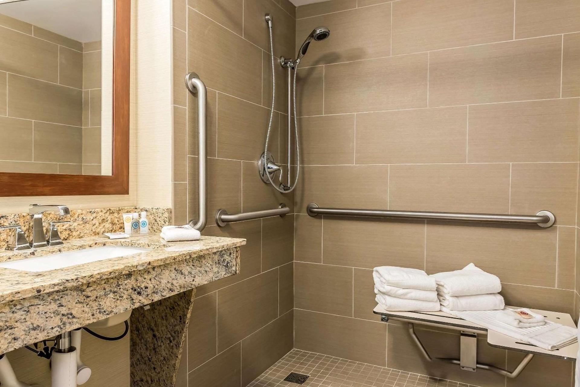 Comfort Inn & Suites Piqua-Near Troy-I75 photo 25