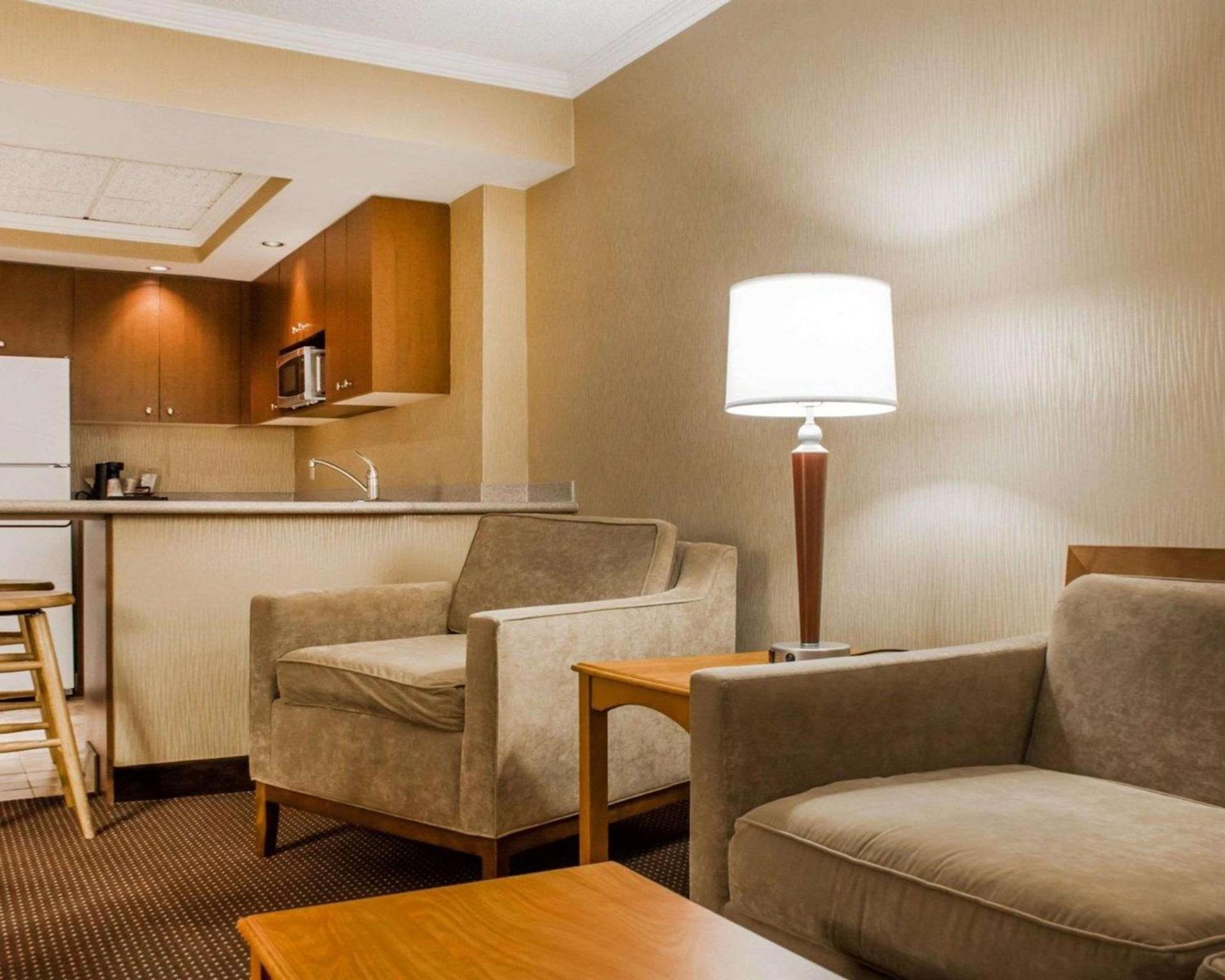 Clarion Hotel & Suites Riverfront photo 33