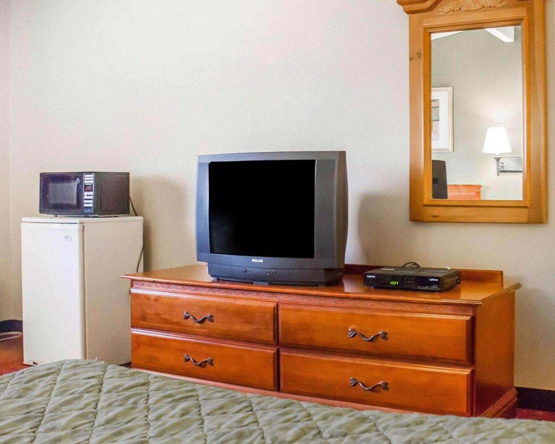 Rodeway Inn Huntington Station - Melville photo 13