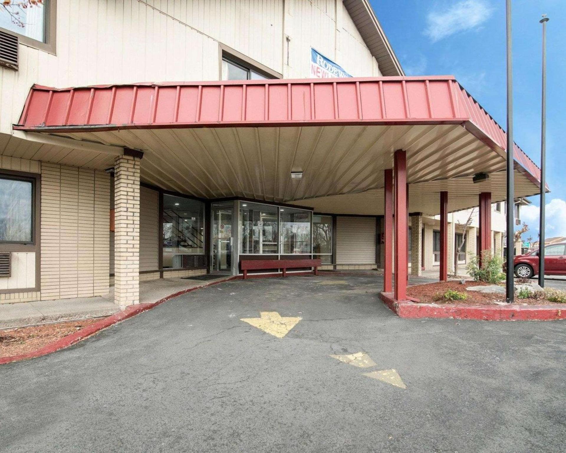 Rodeway Inn Syracuse Carrier Circle photo 32