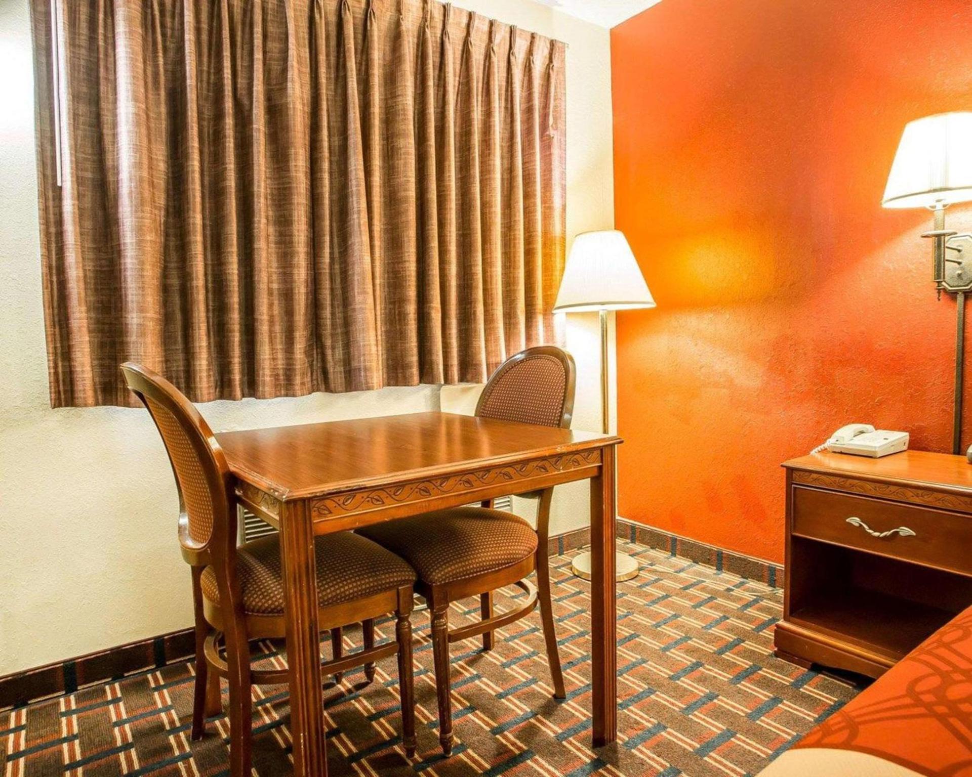 Howard Johnson by Wyndham Montpelier photo 4