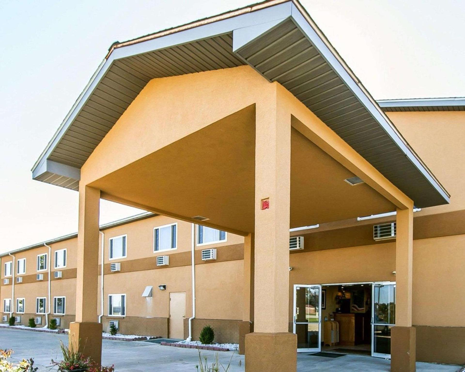 Quality Inn Seaman photo 15
