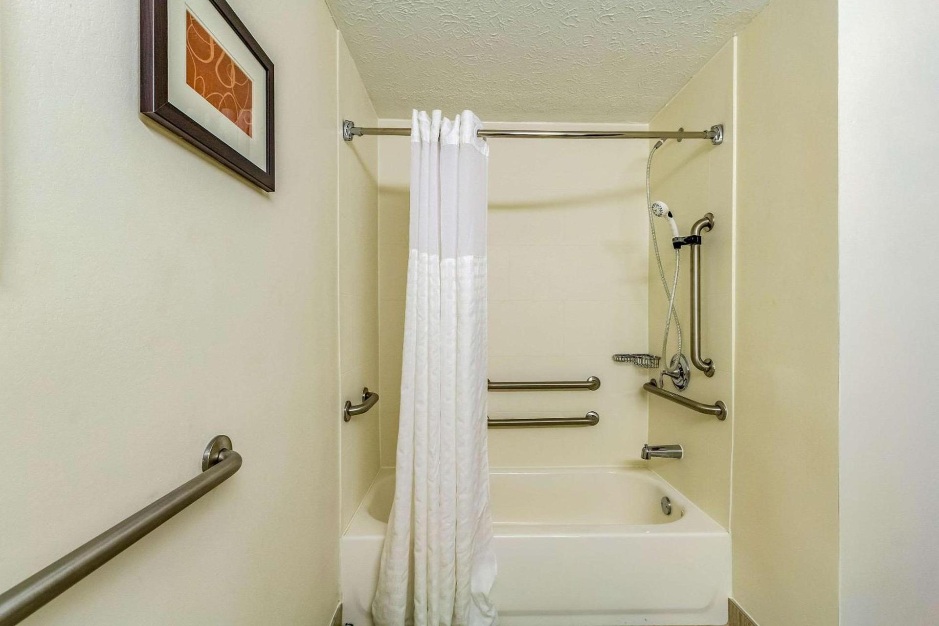 Comfort Inn Independence - Cleveland photo 23