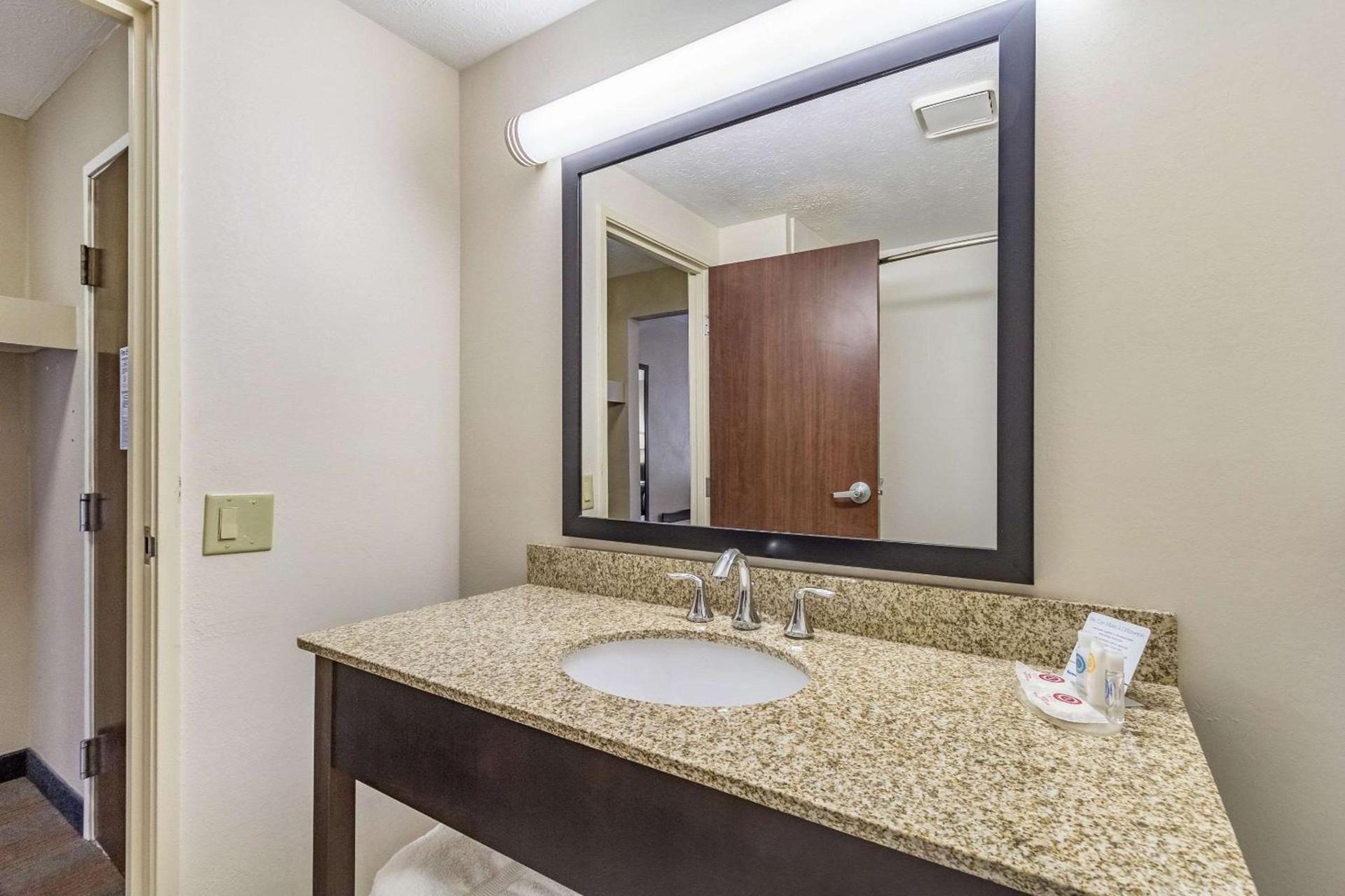Comfort Inn Independence - Cleveland photo 19