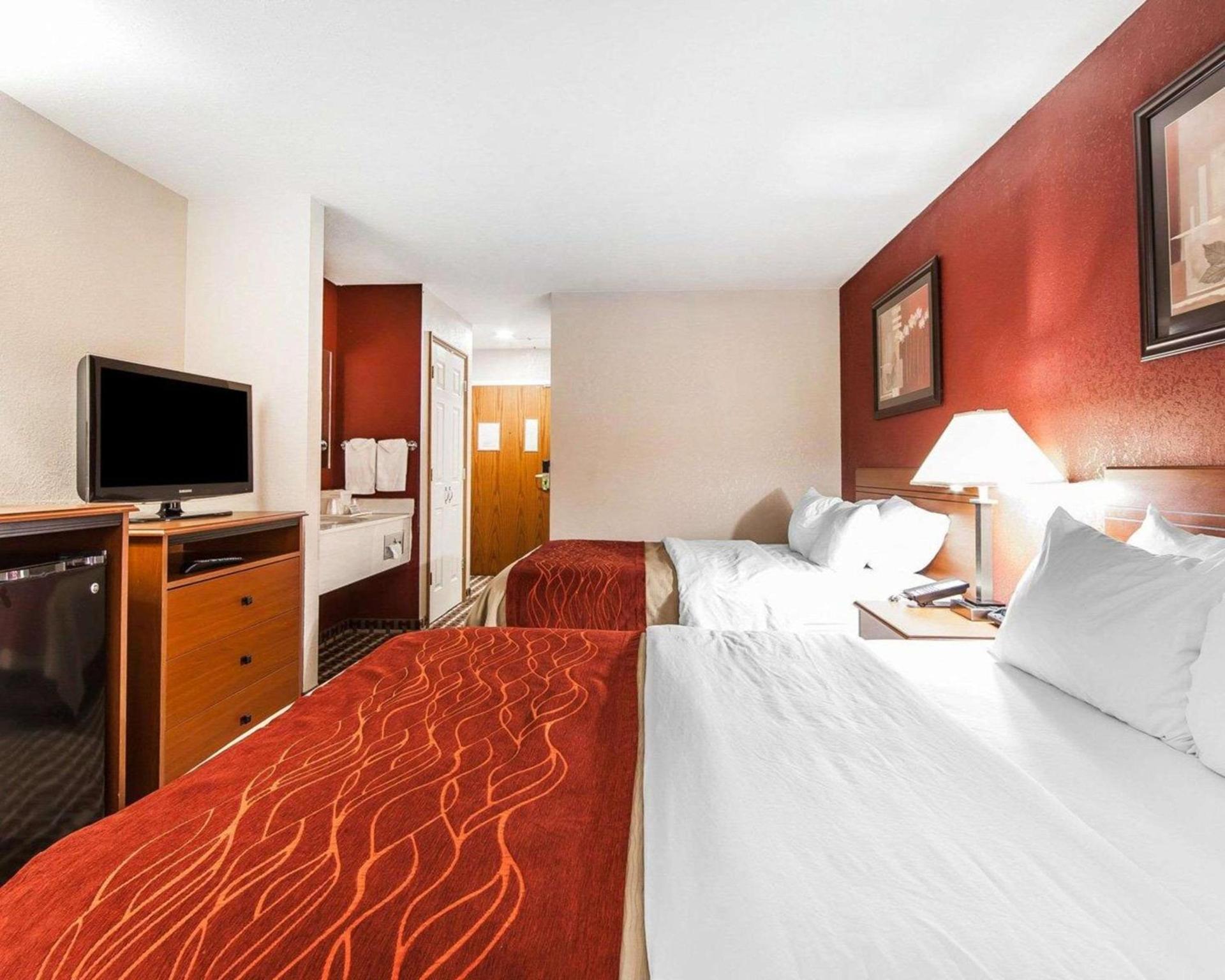 Quality Inn Seaman photo 25