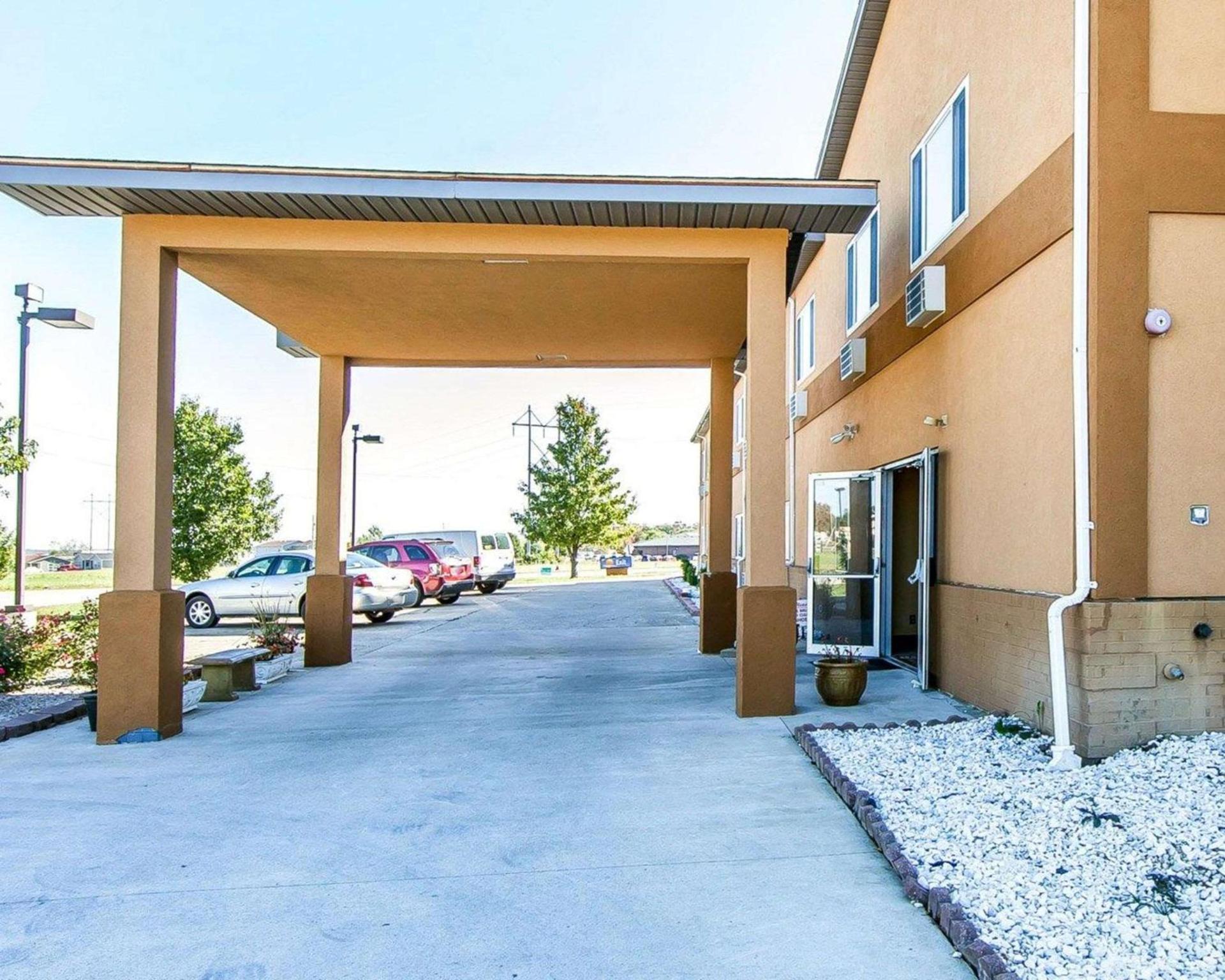Quality Inn Seaman photo 26