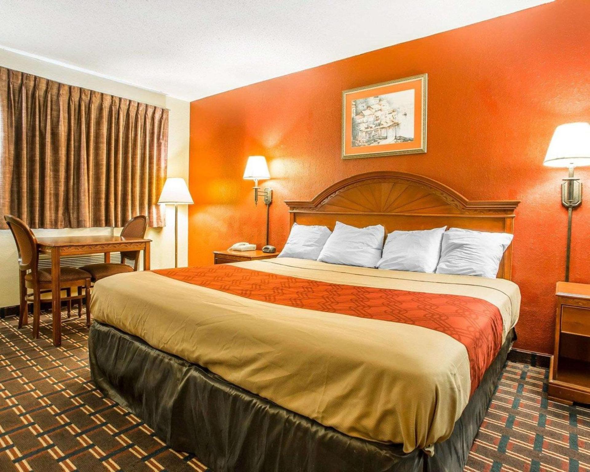 Howard Johnson by Wyndham Montpelier photo 3