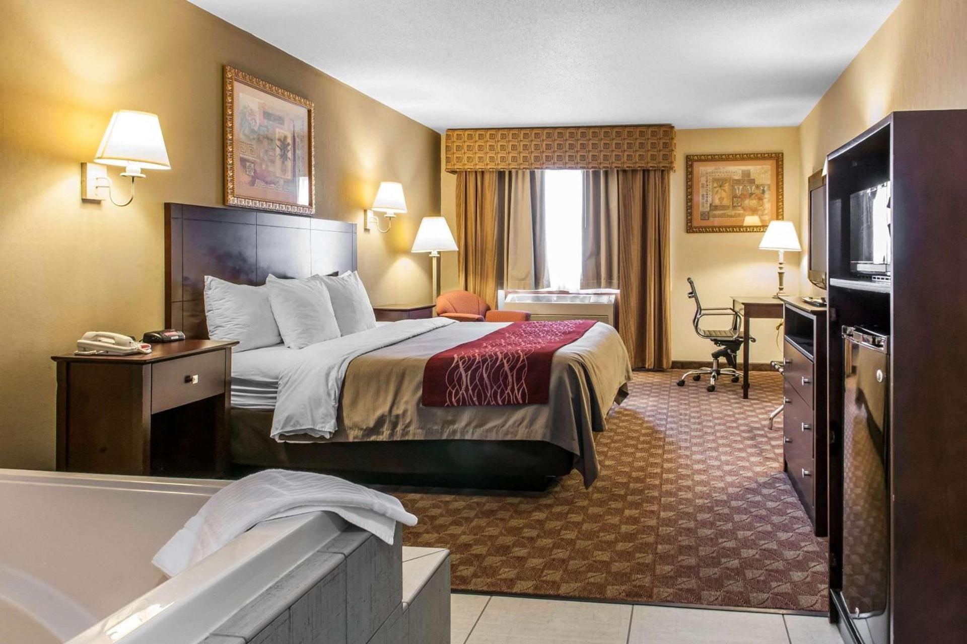 Quality Inn Defiance photo 4