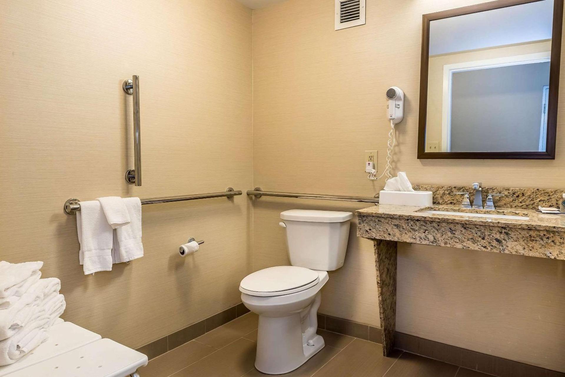 Comfort Inn & Suites Piqua-Near Troy-I75 photo 24