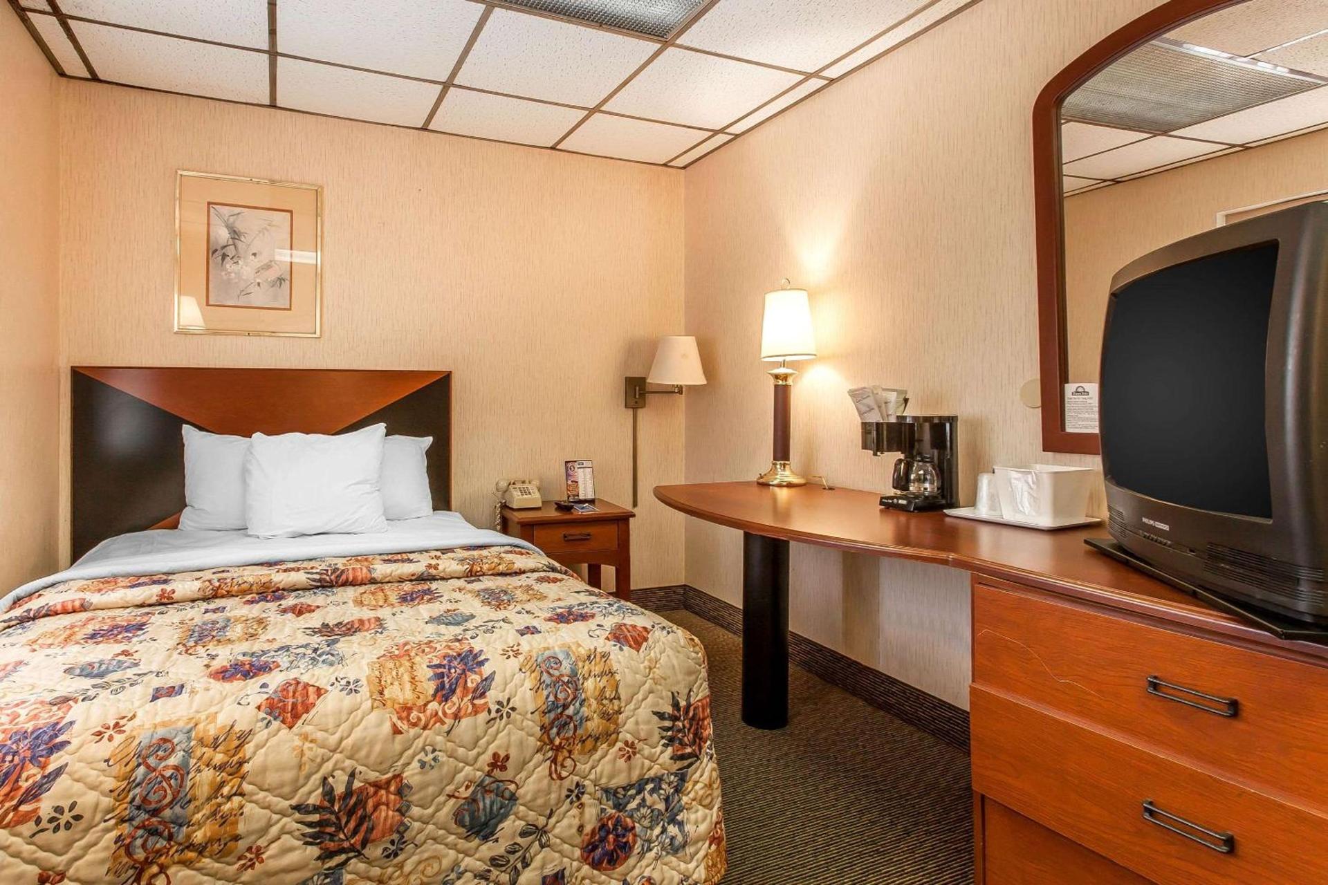 Rodeway Inn Sandusky North photo 28