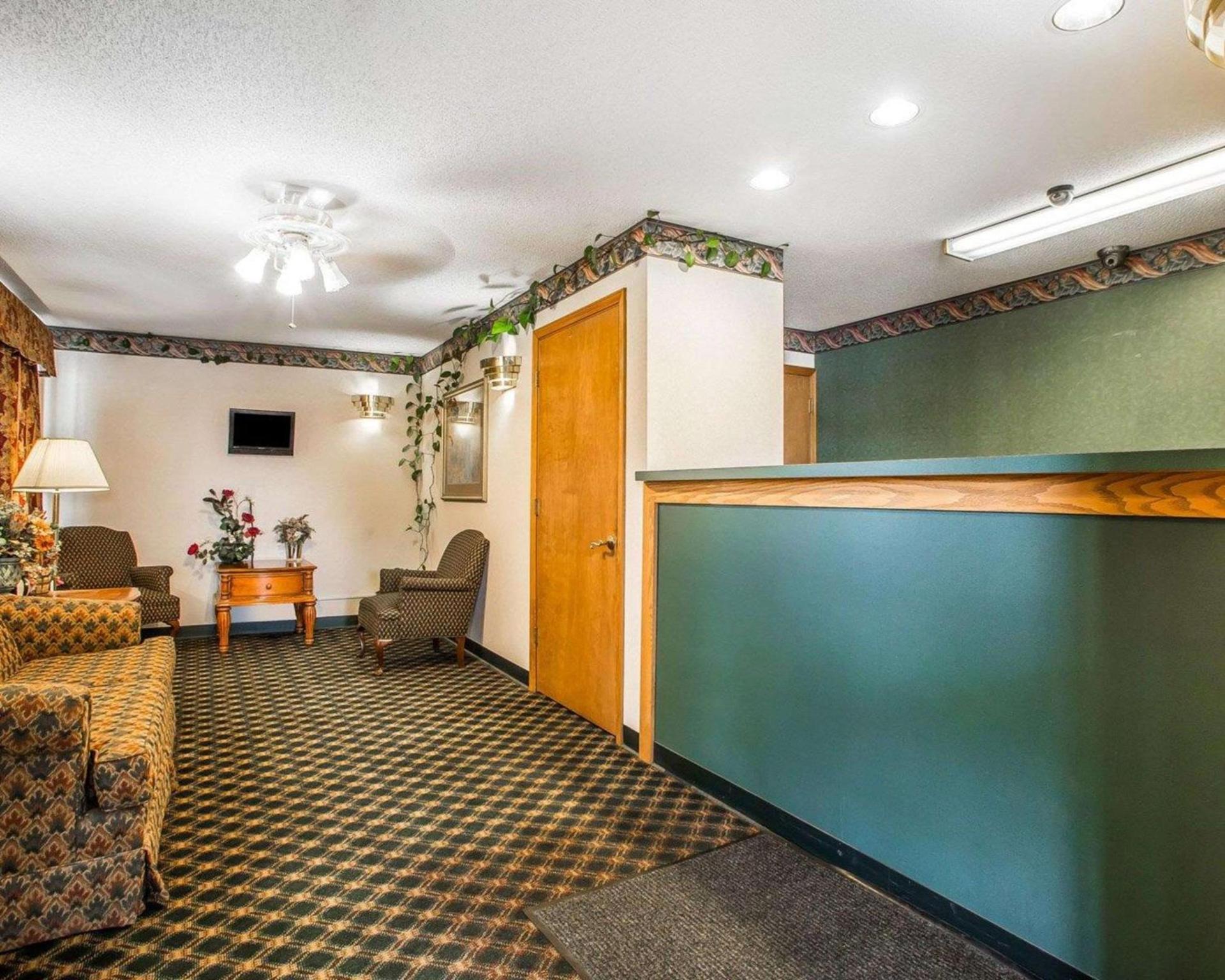 Howard Johnson by Wyndham Montpelier photo 2