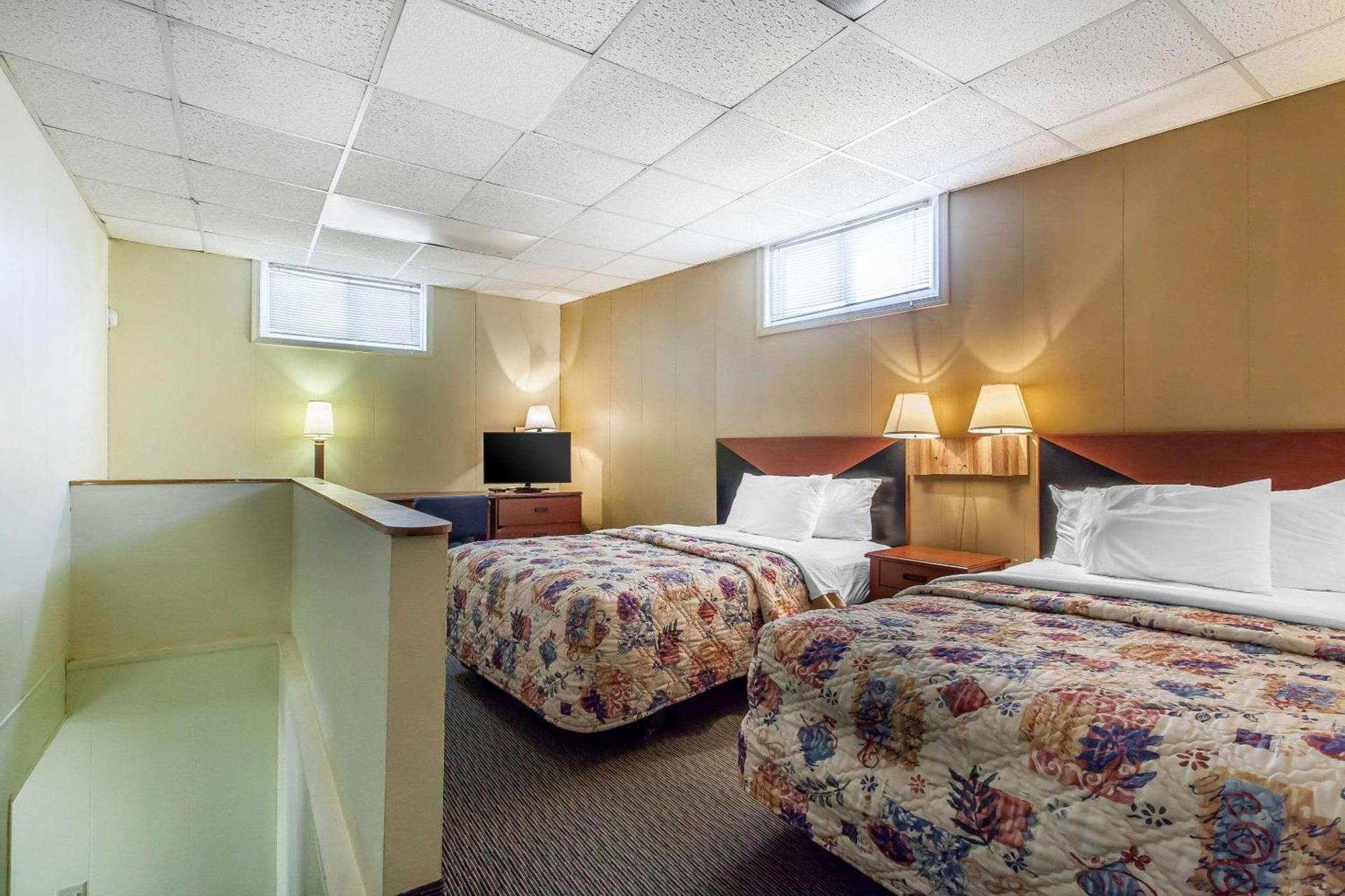Rodeway Inn Sandusky North photo 10