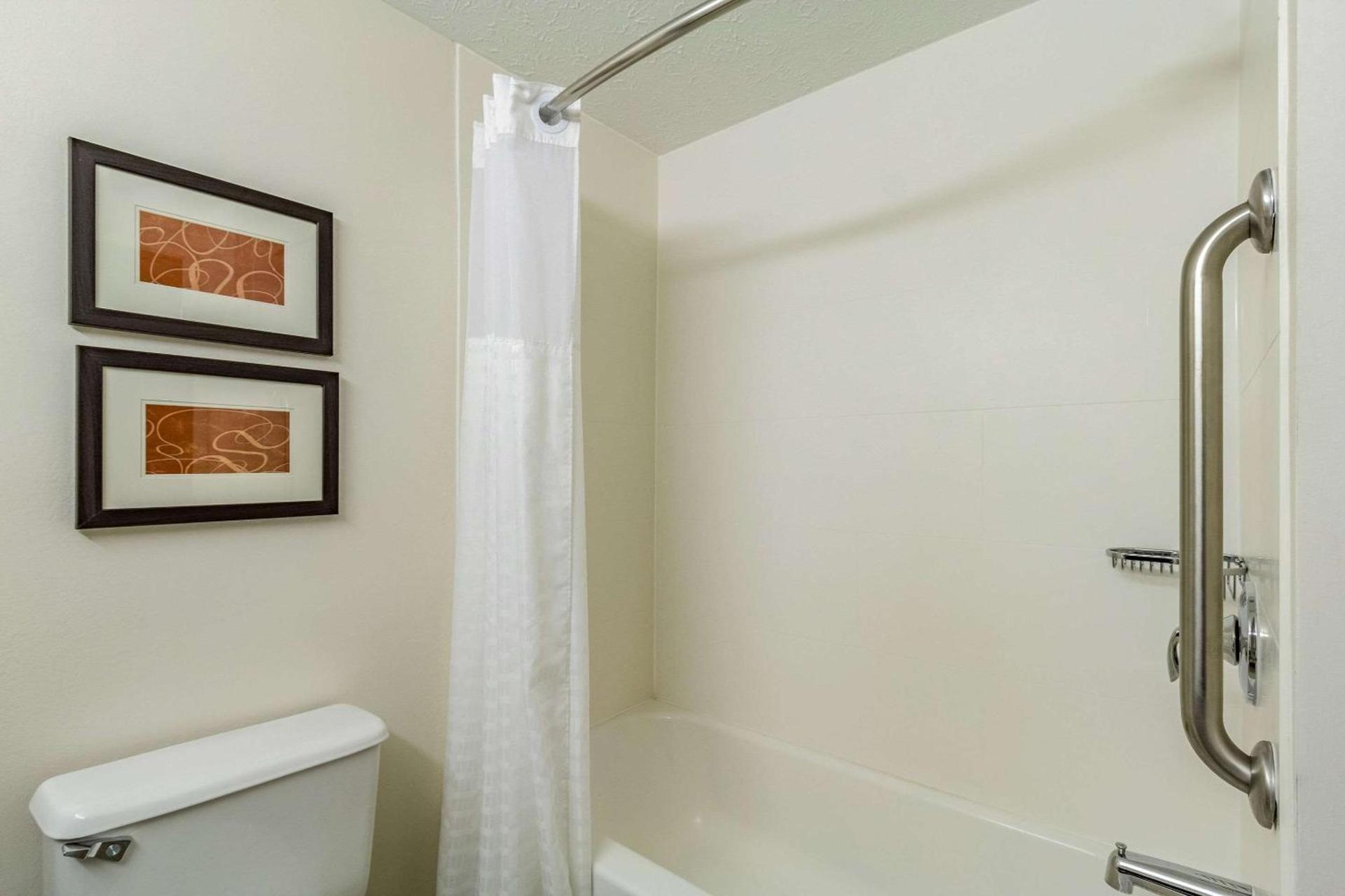 Comfort Inn Independence - Cleveland photo 2