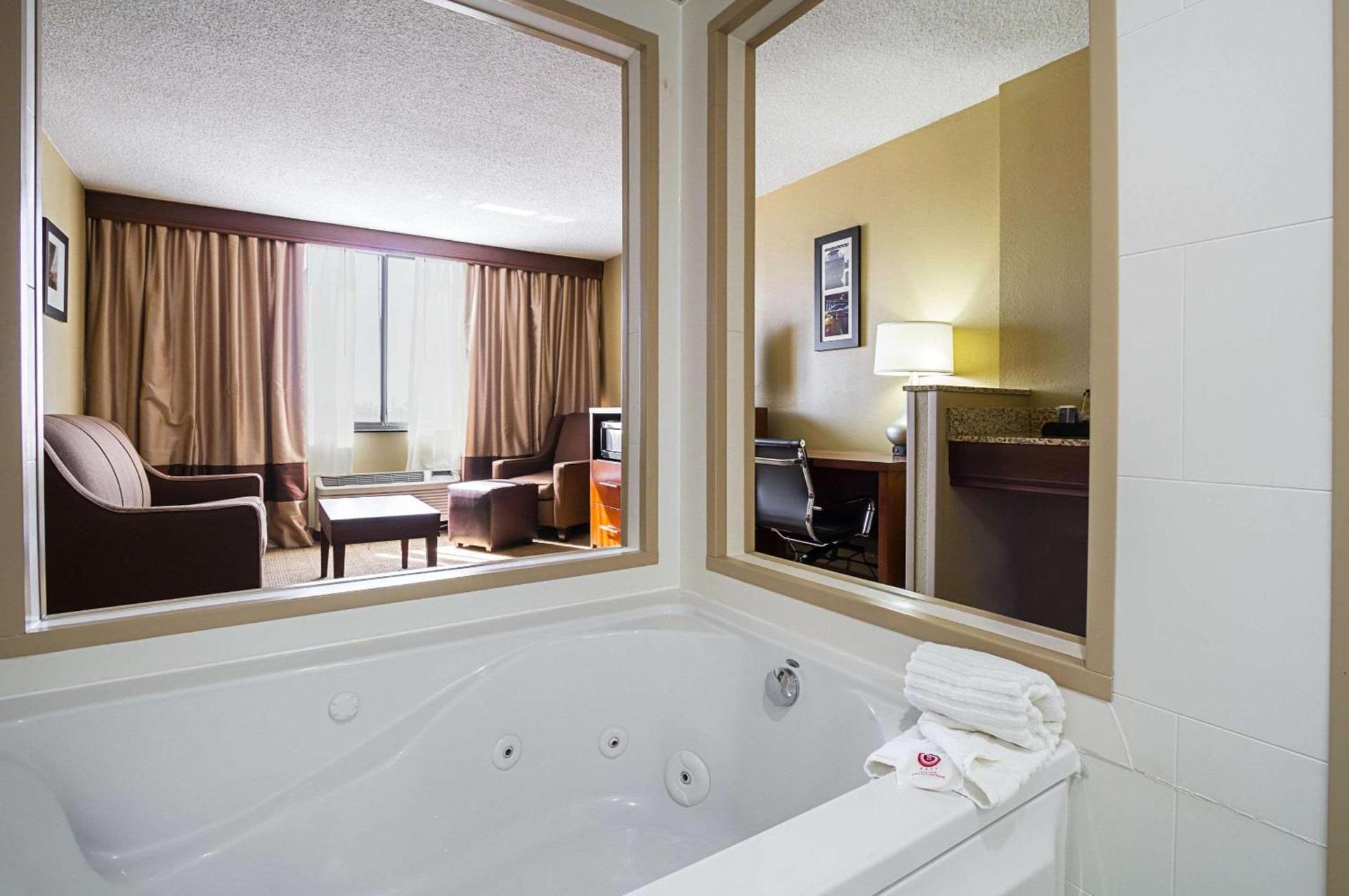 Comfort Inn Cleveland Downtown photo 18