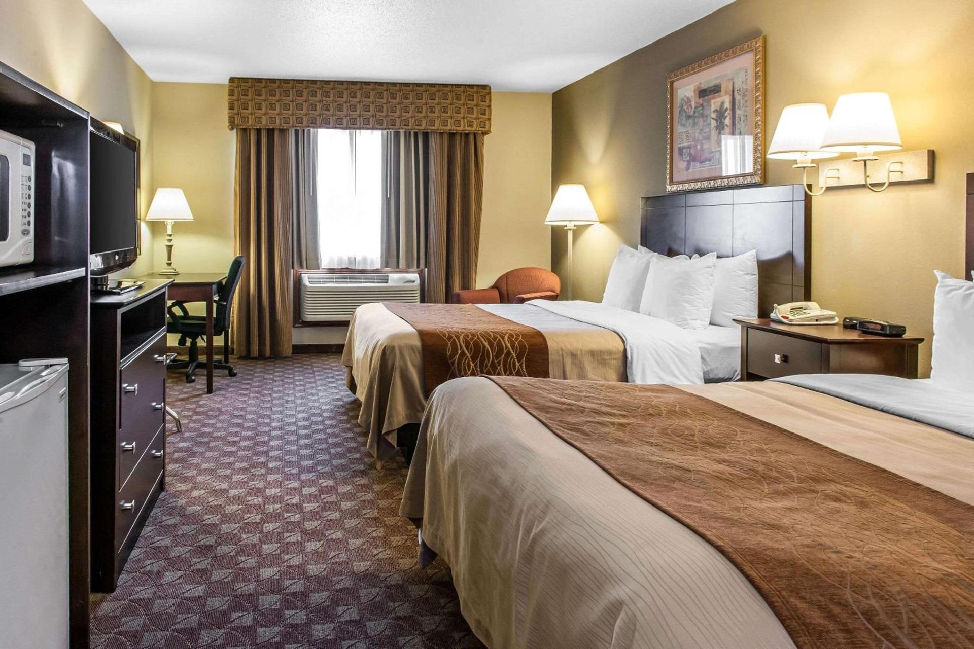 Quality Inn Defiance photo 6