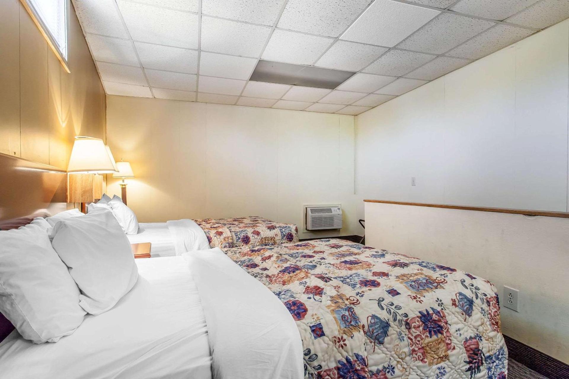 Rodeway Inn Sandusky North photo 32