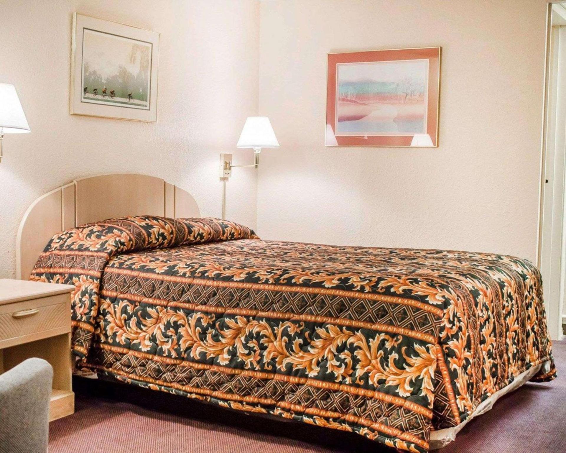 Rodeway Inn Findlay University Area photo 2