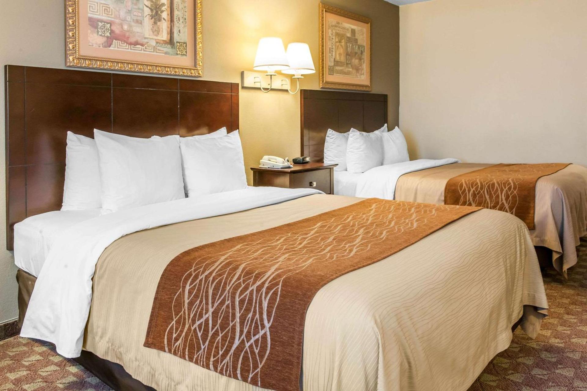 Quality Inn Defiance photo 8