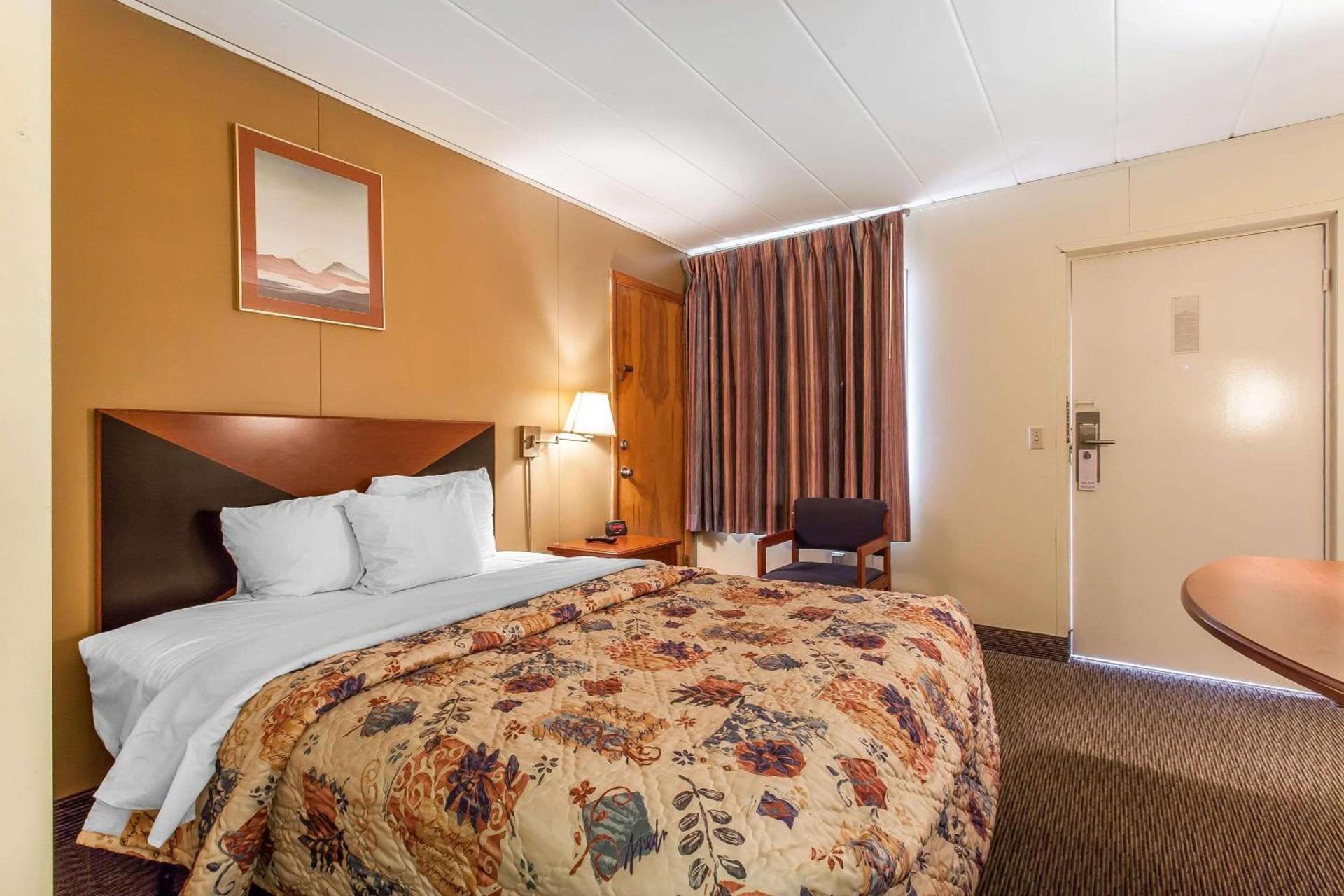 Rodeway Inn Sandusky North photo 36