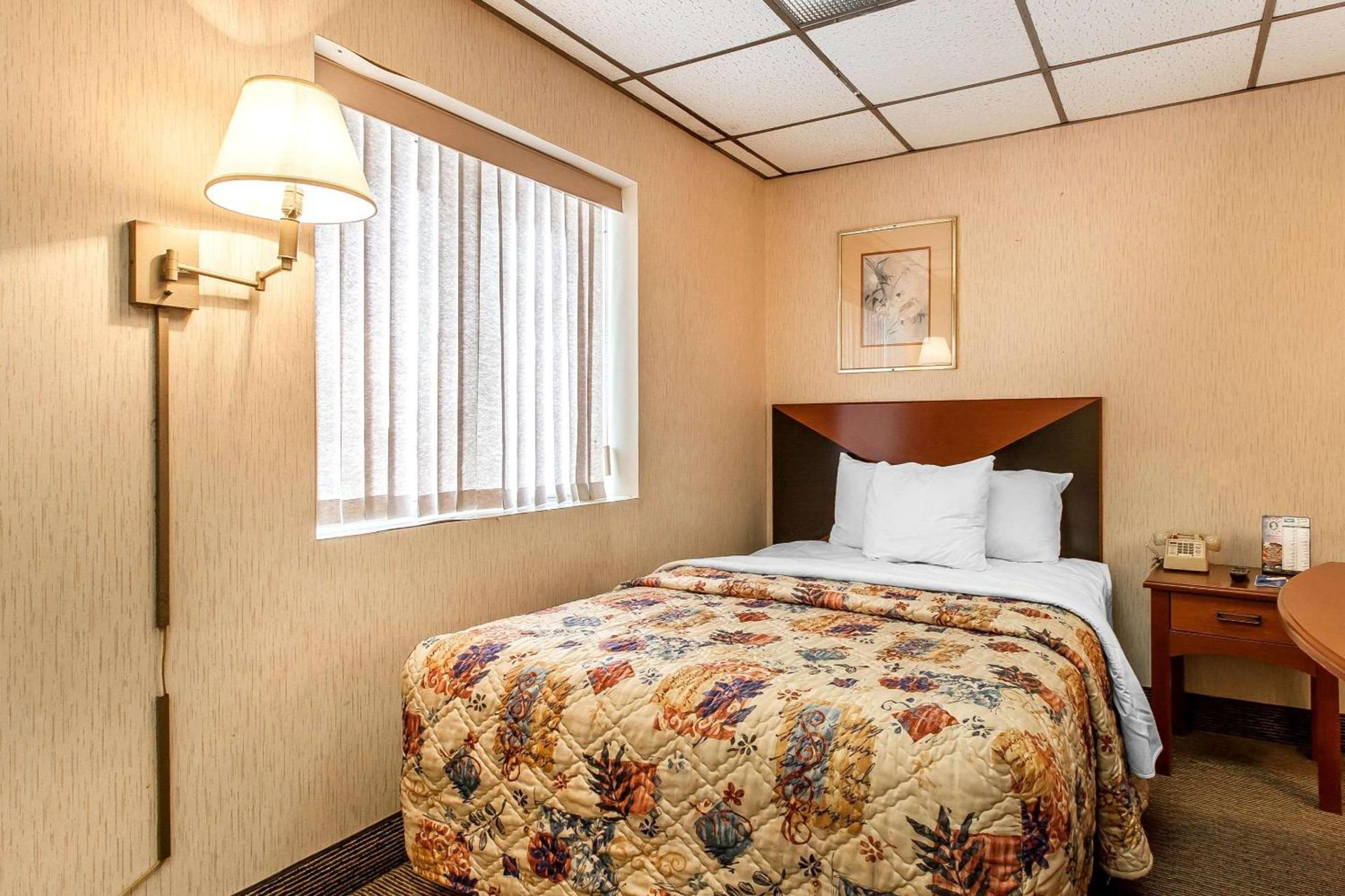 Rodeway Inn Sandusky North photo 22