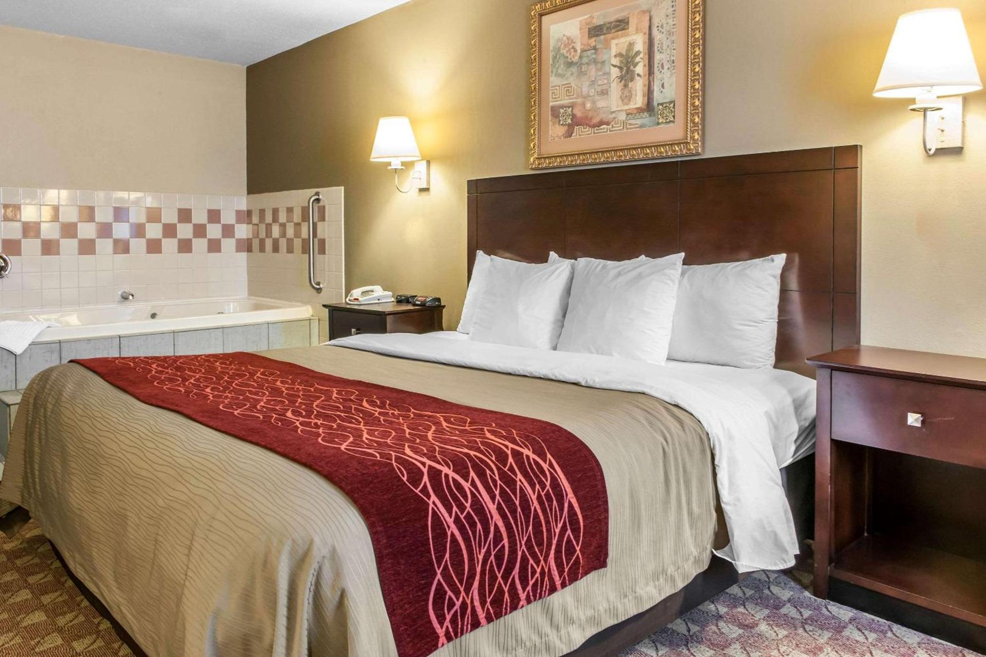 Quality Inn Defiance photo 9