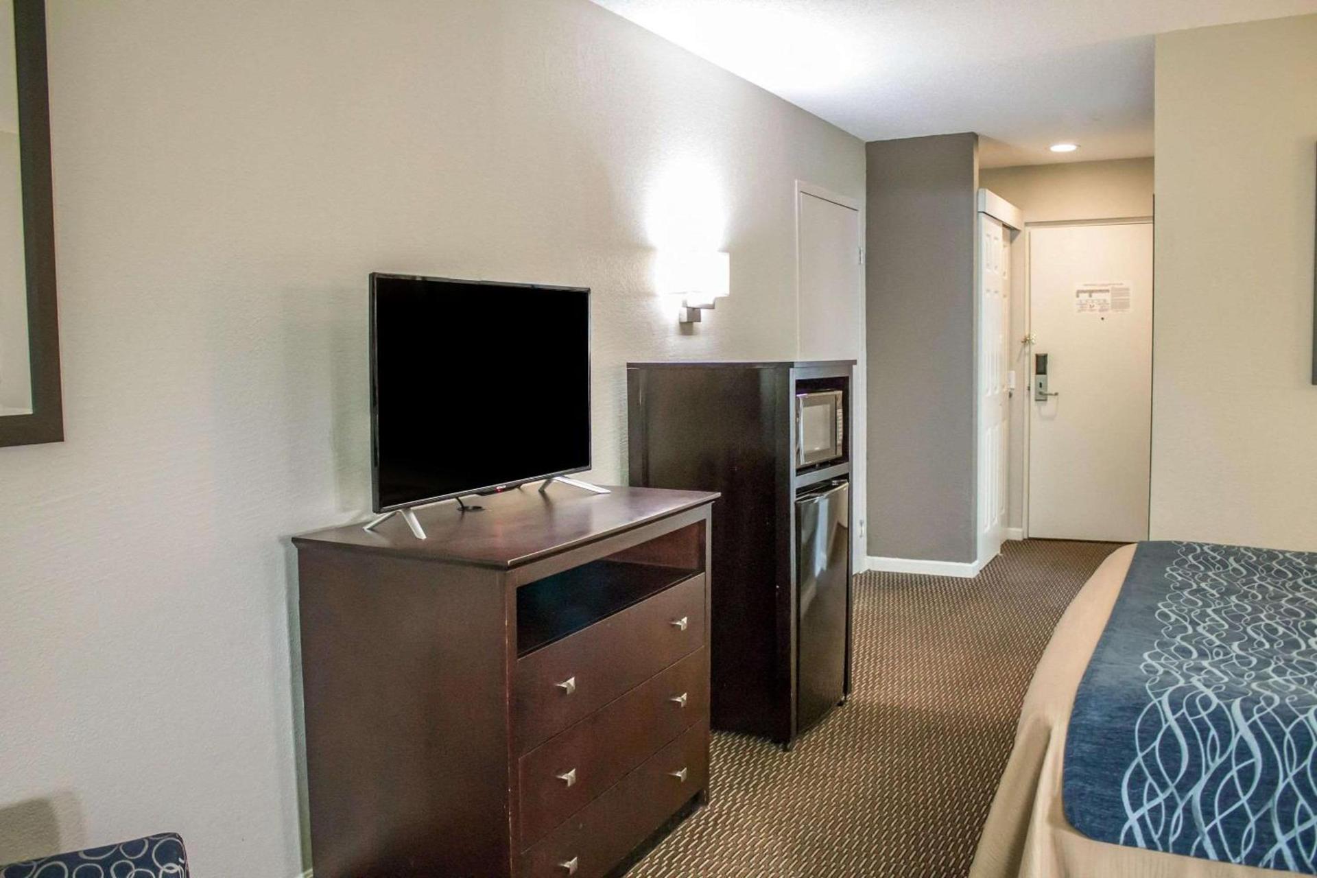 Comfort Inn Sandusky photo 23