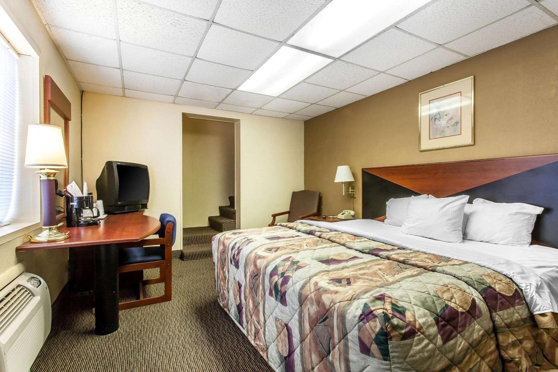 Rodeway Inn Sandusky North photo 24