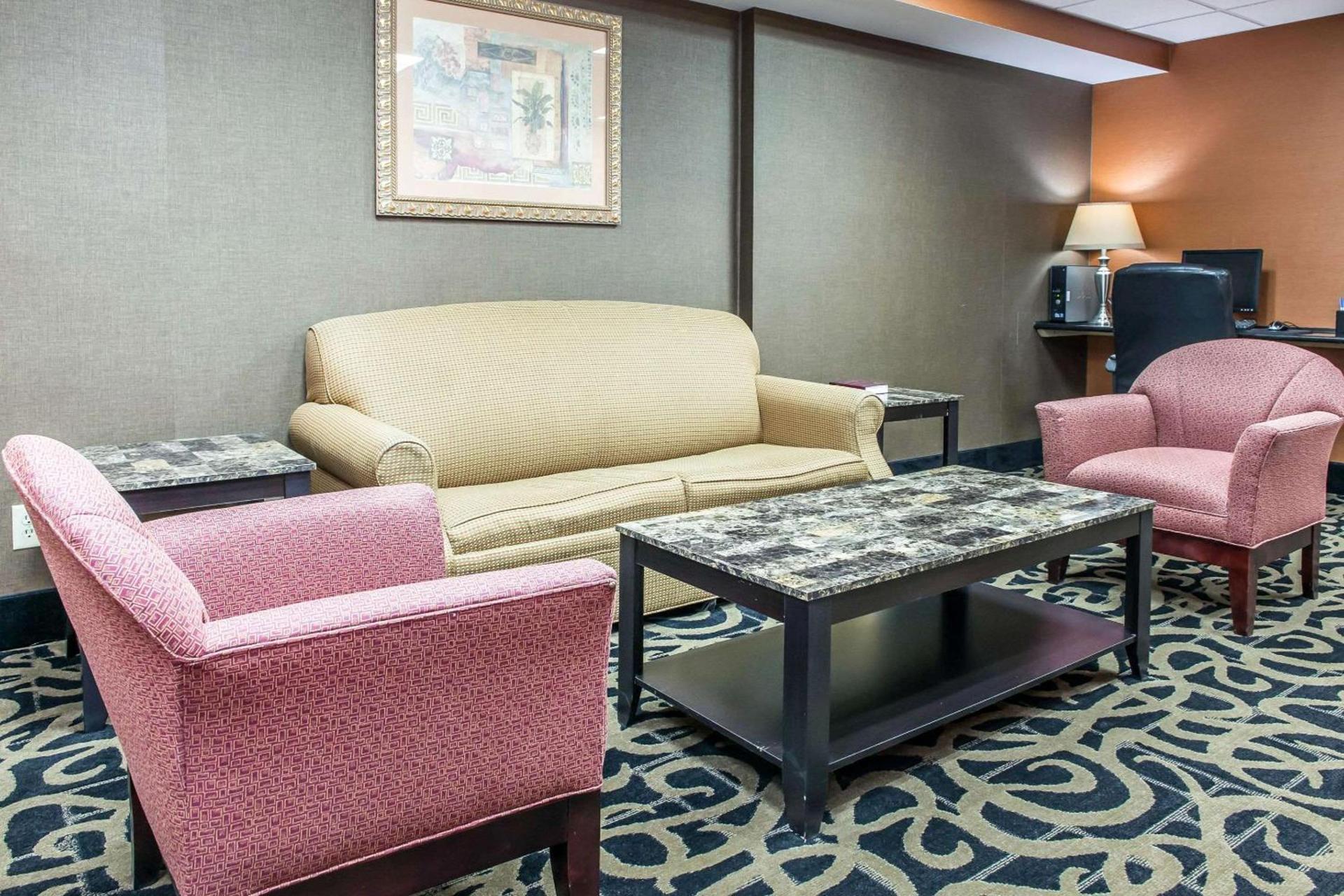 Quality Inn Defiance photo 12