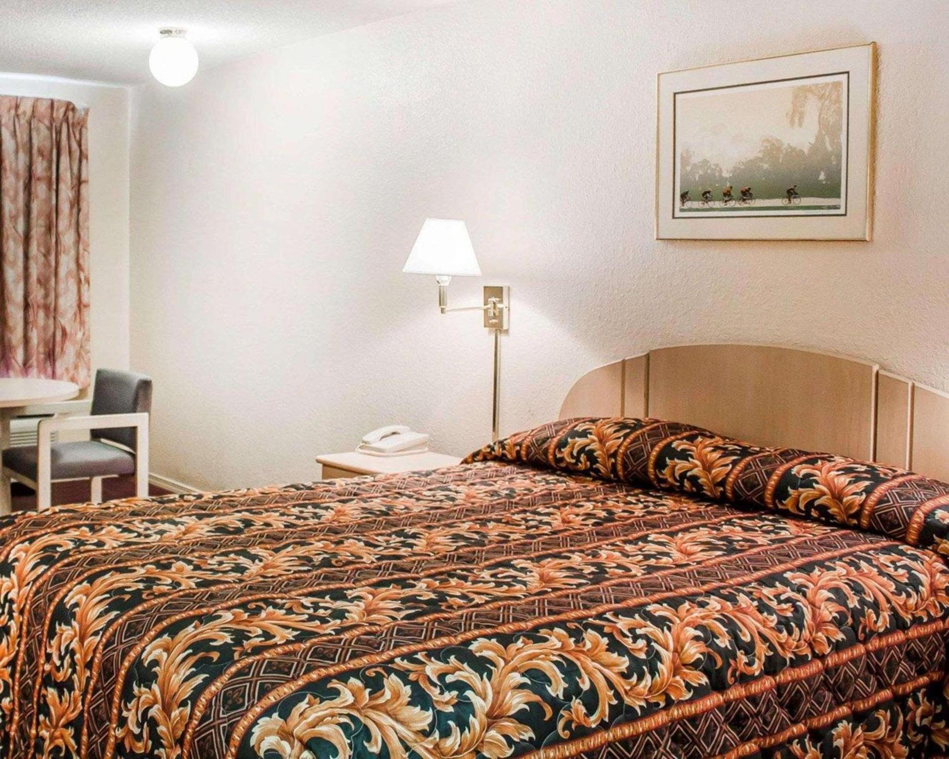 Rodeway Inn Findlay University Area photo 16