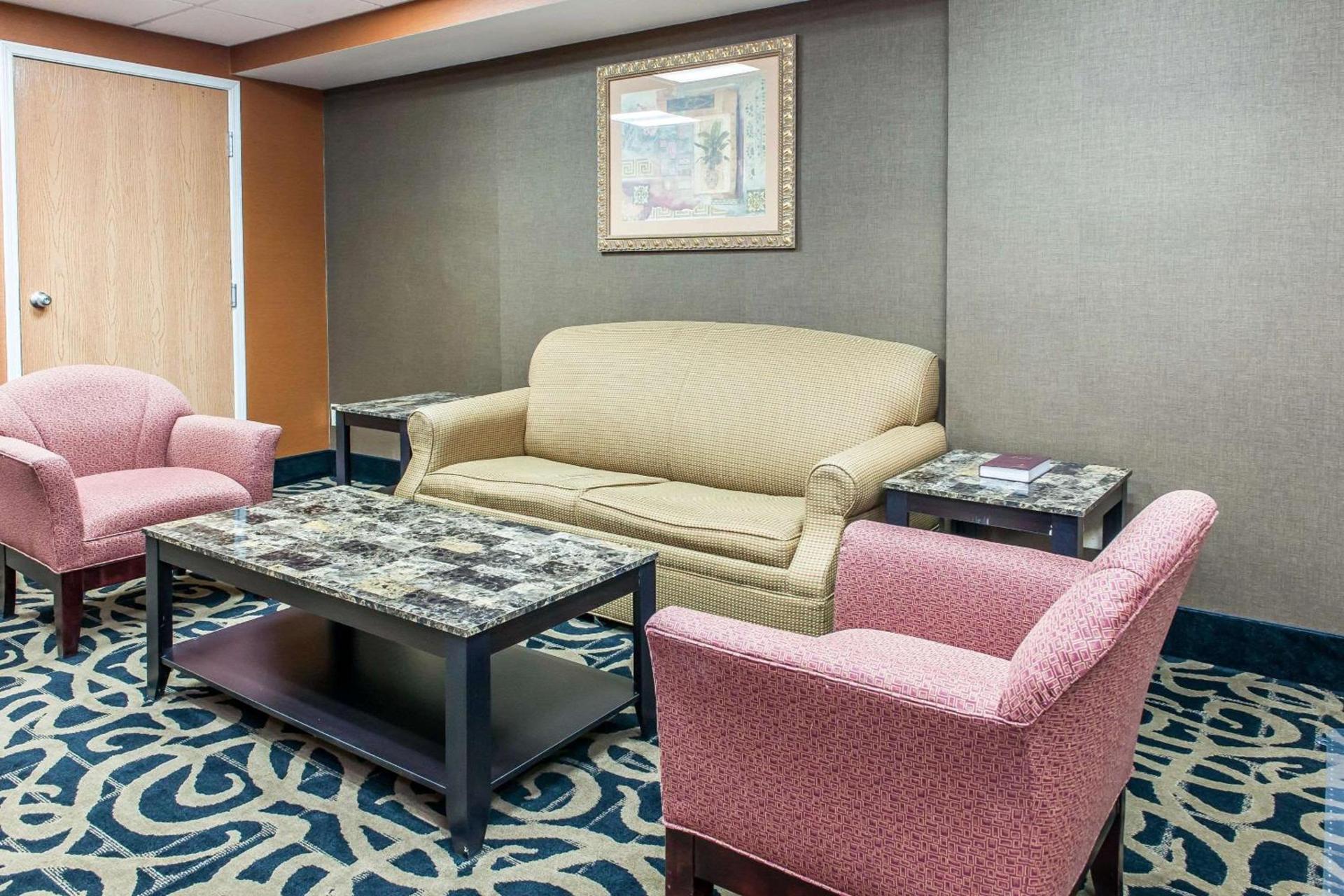 Quality Inn Defiance photo 16