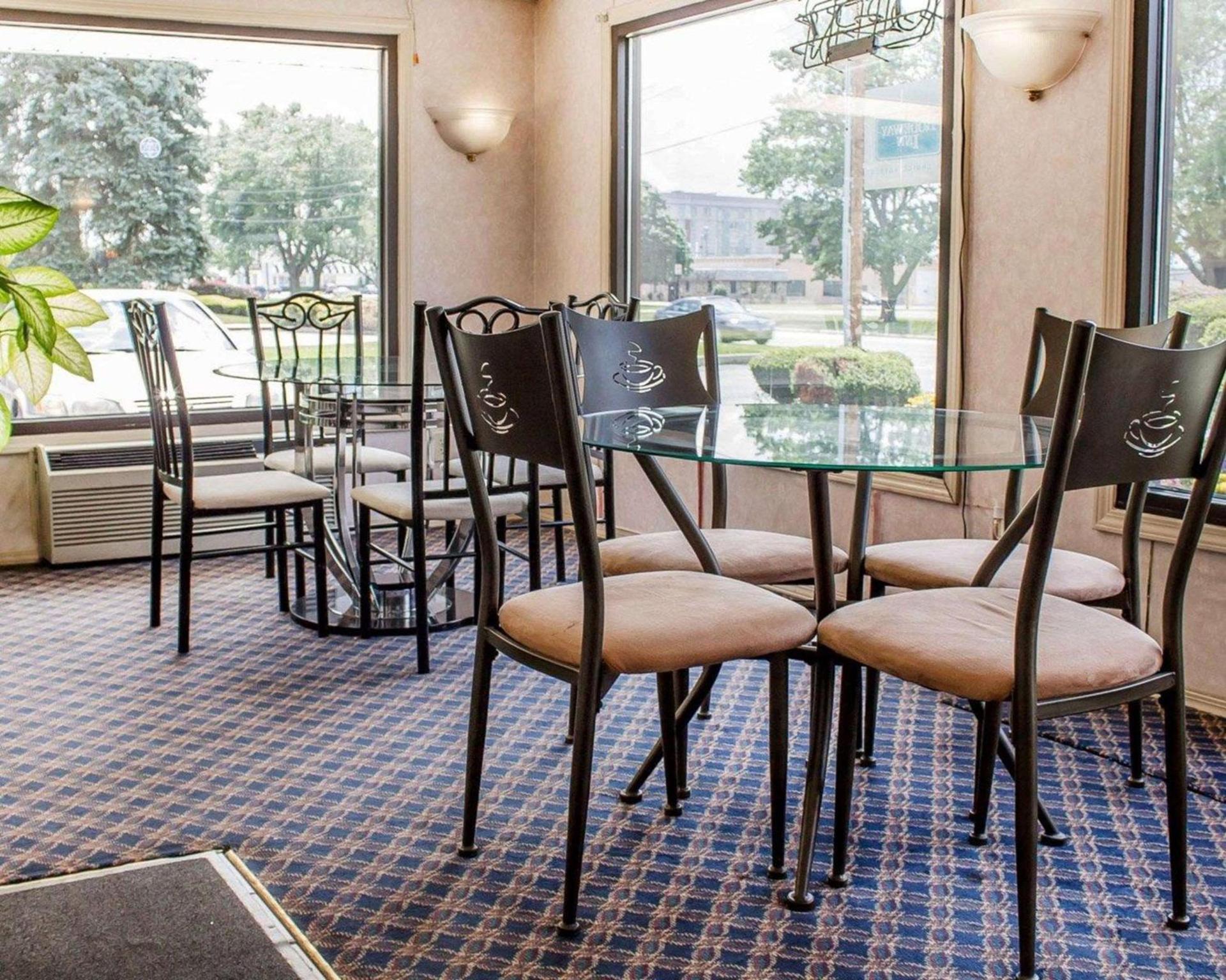 Rodeway Inn Findlay University Area photo 13