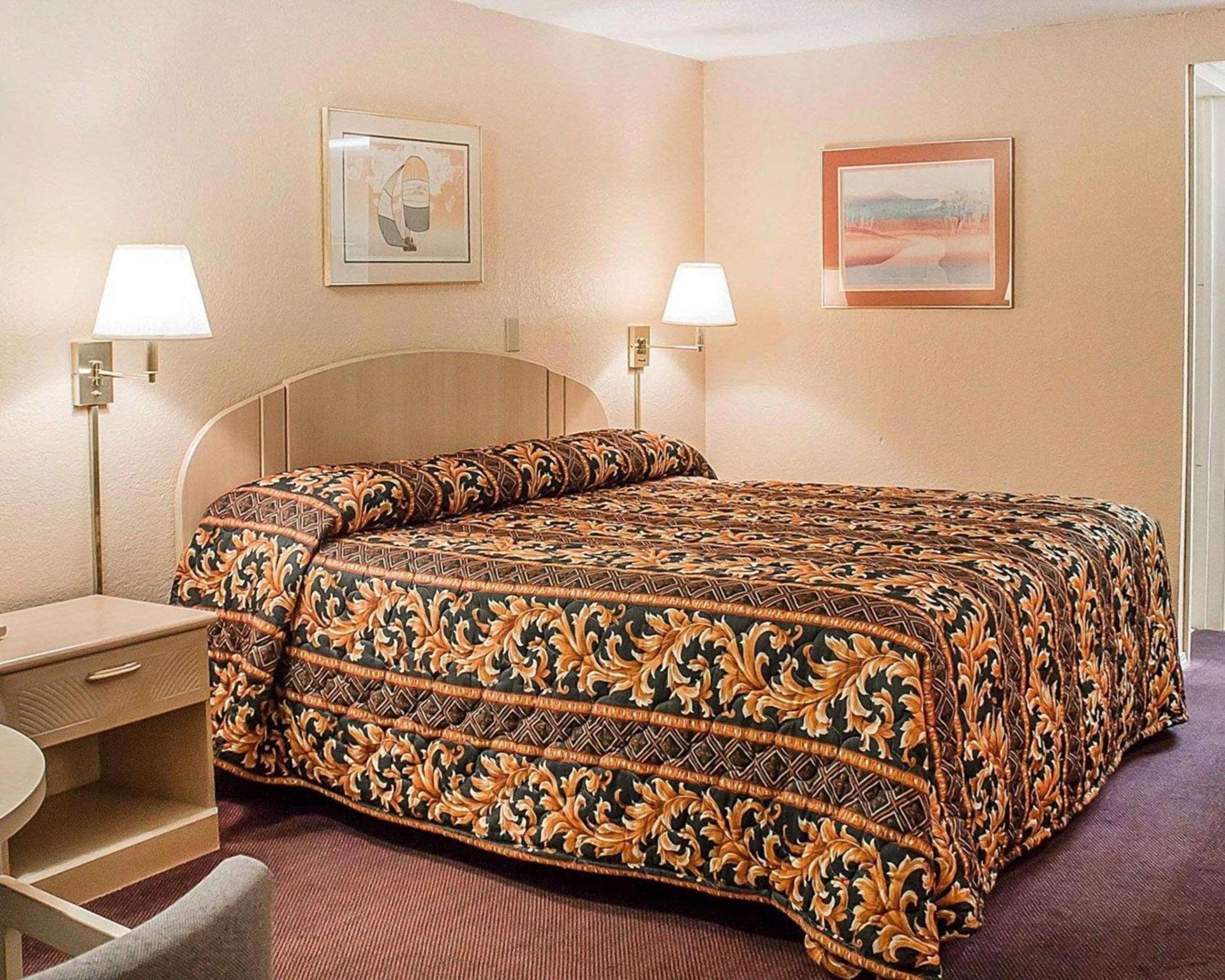 Rodeway Inn Findlay University Area photo 7