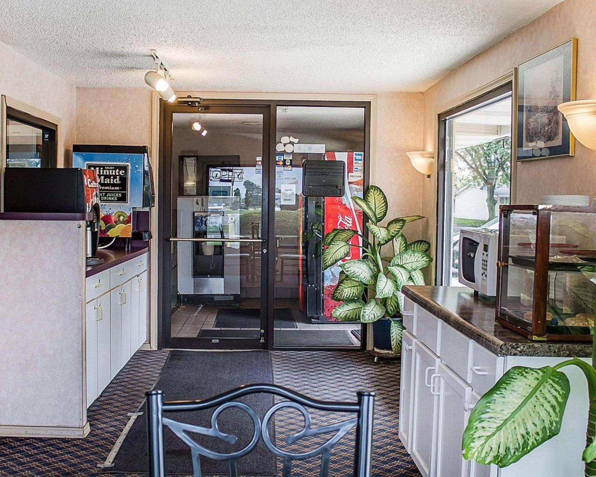 Rodeway Inn Findlay University Area photo 4