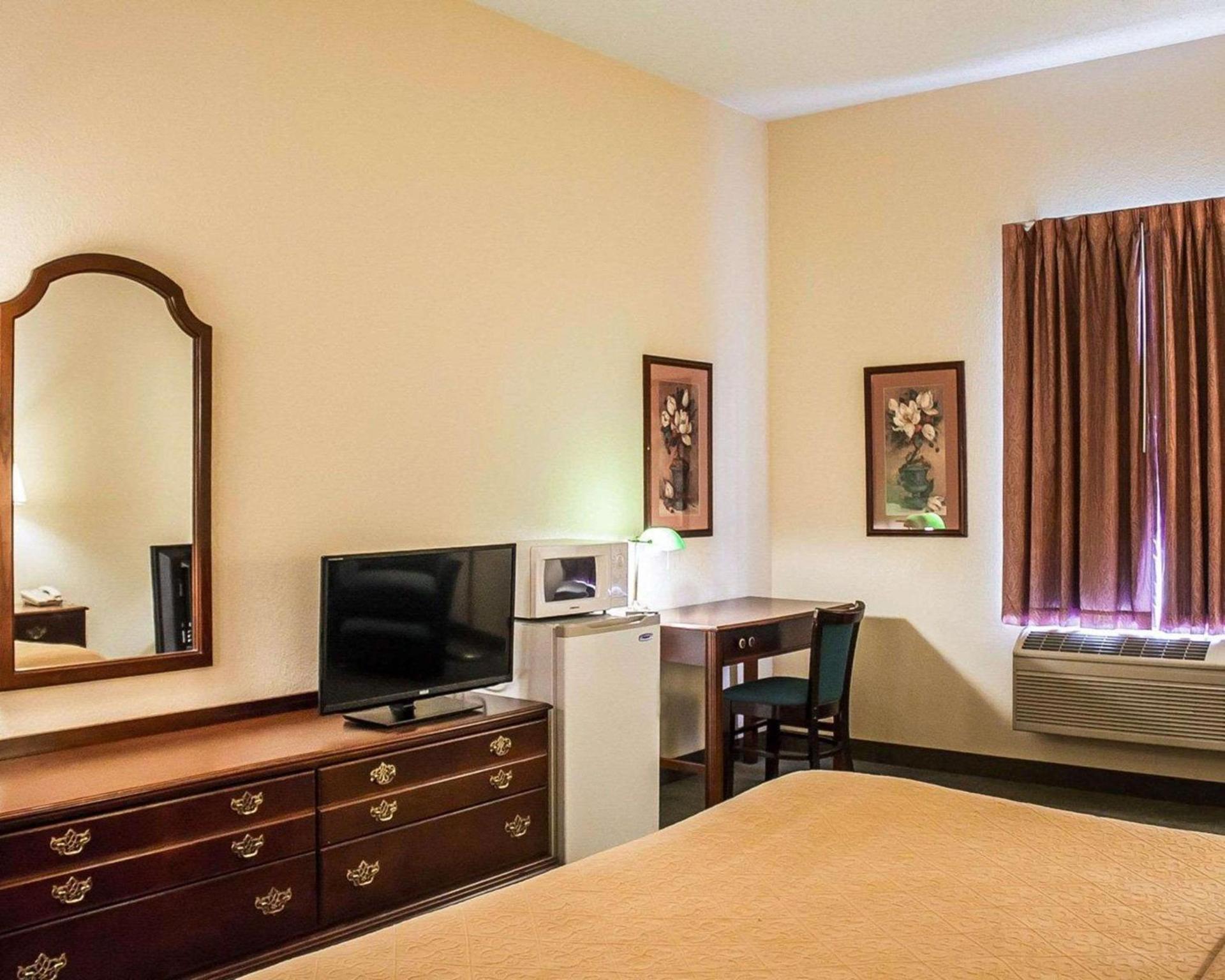 Quality Inn & Suites Bellville - Mansfield photo 13