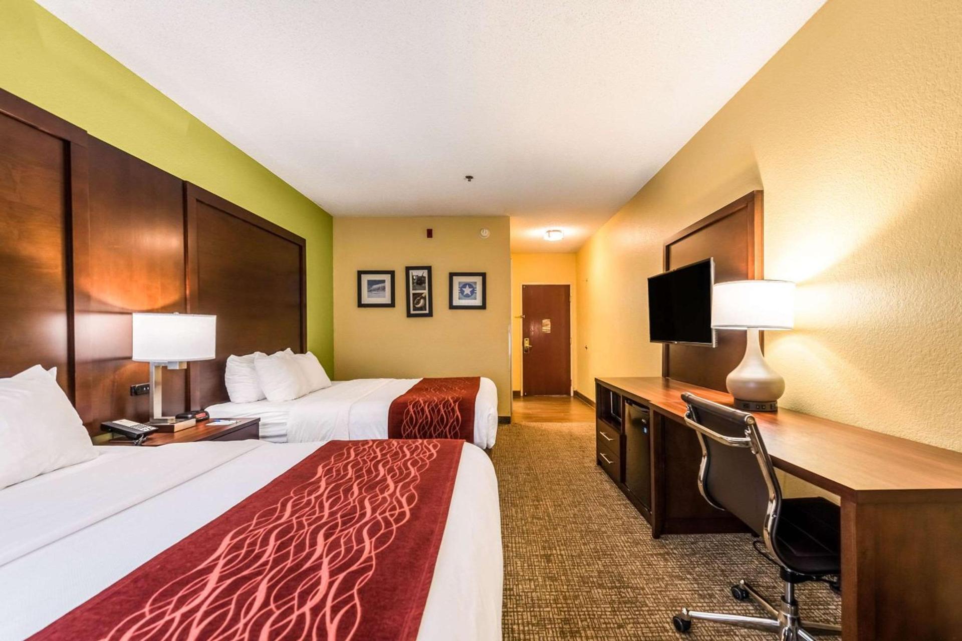 Comfort Inn & Suites Dayton Northwest - Englewood photo 11
